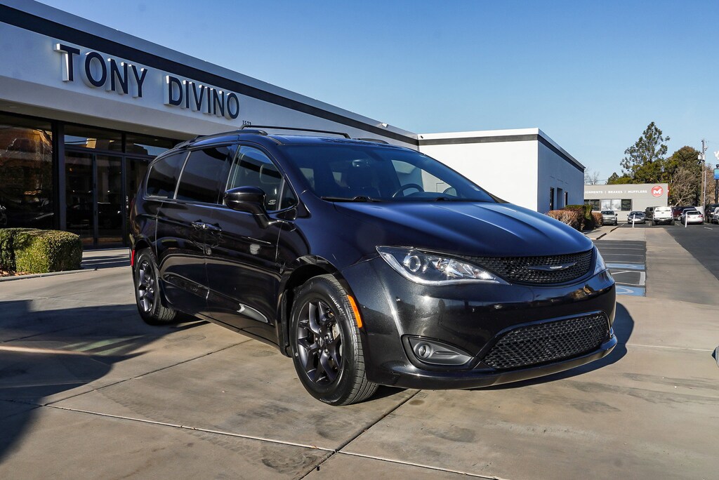Used 2019 Chrysler Pacifica Touring L Van Passenger Van