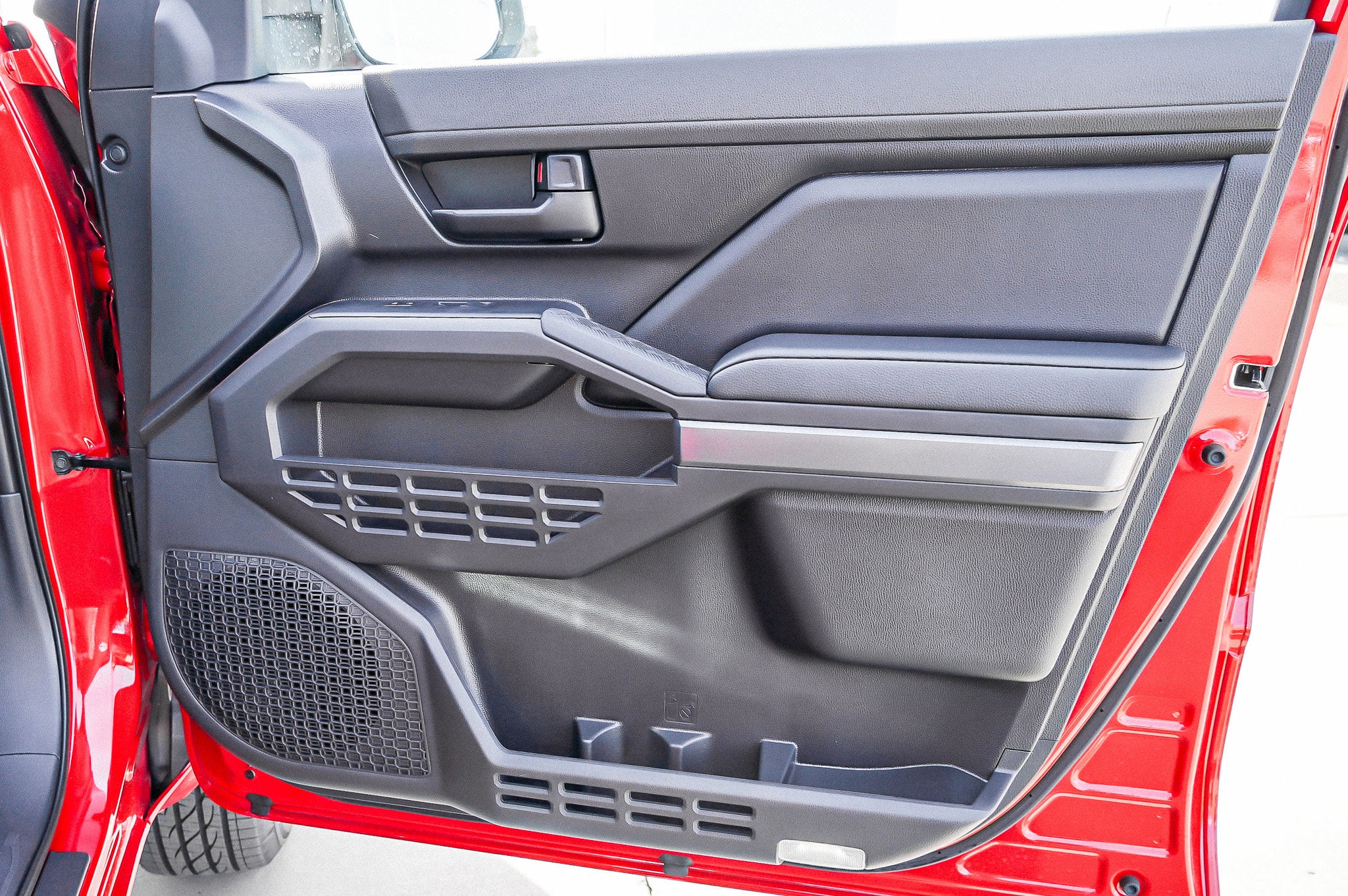 2026 Toyota Tacoma SR5 - Photo 27