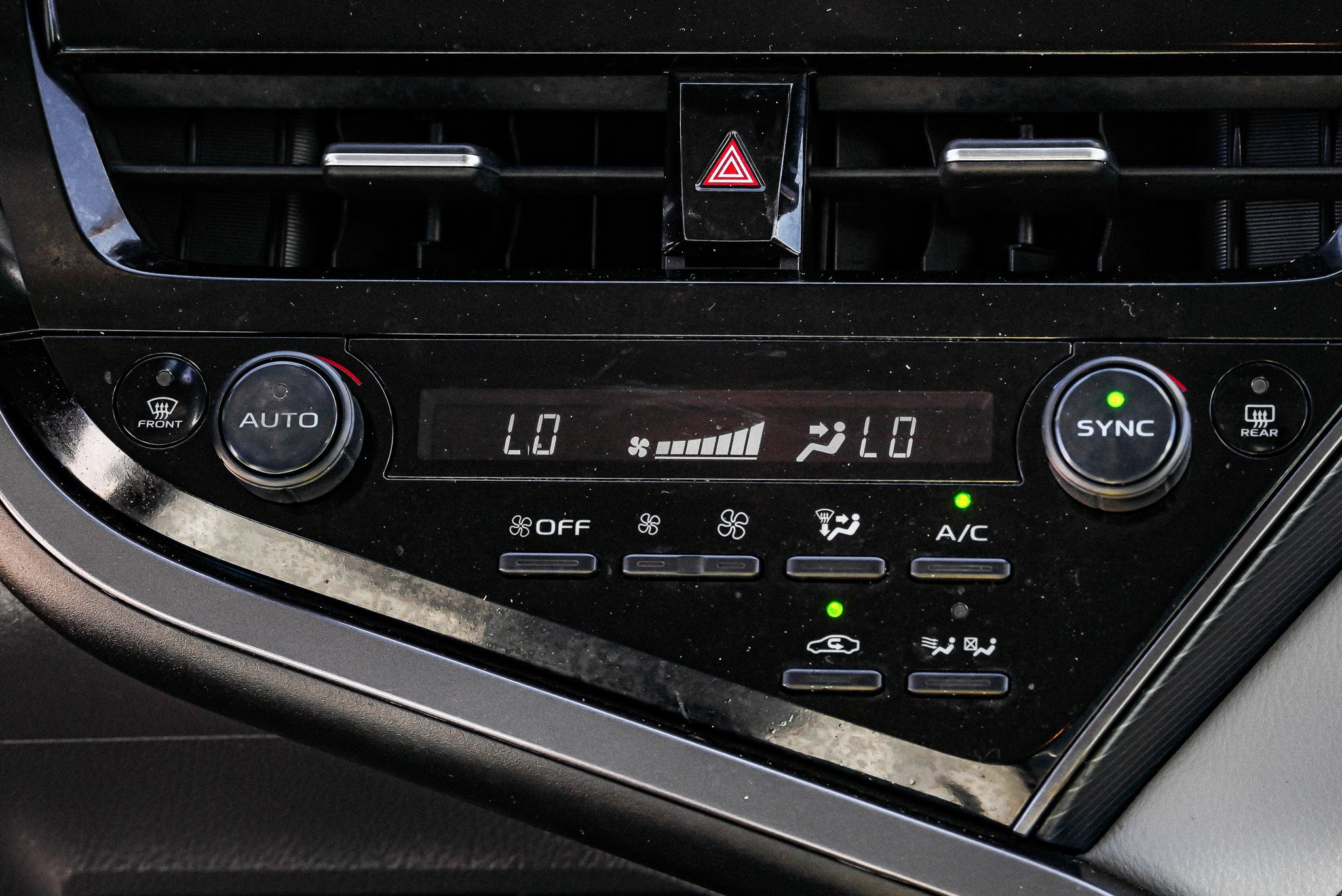 2021 Toyota Camry SE - Photo 34
