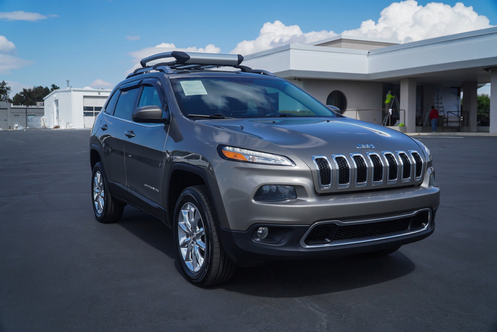 Used 2017 Jeep Cherokee Limited with VIN 1C4PJMDBXHW557635 for sale in Riverdale, UT