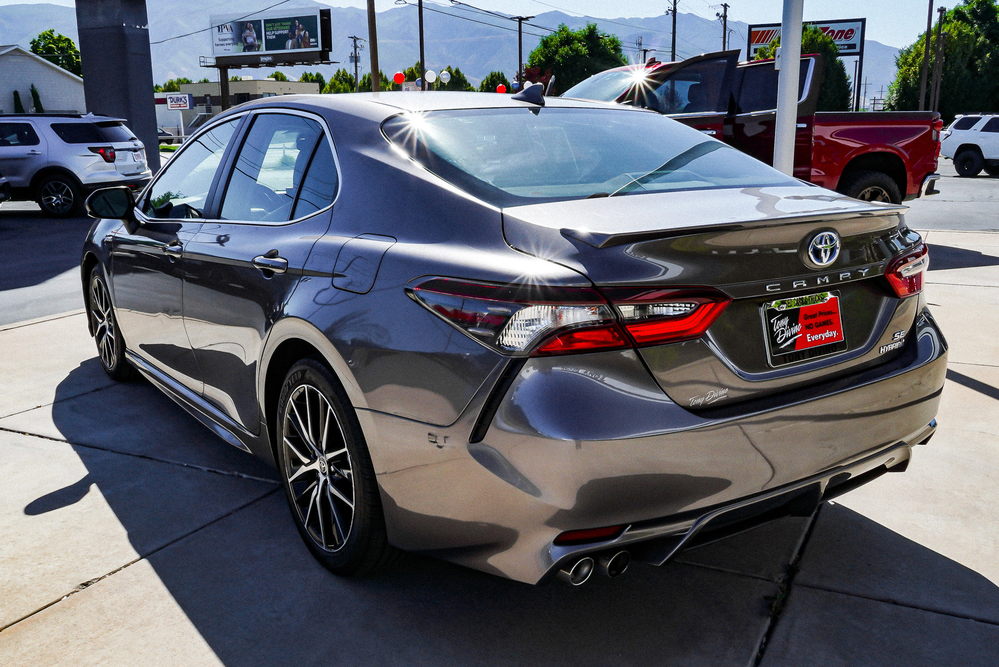 2021 Toyota Camry SE - Photo 6
