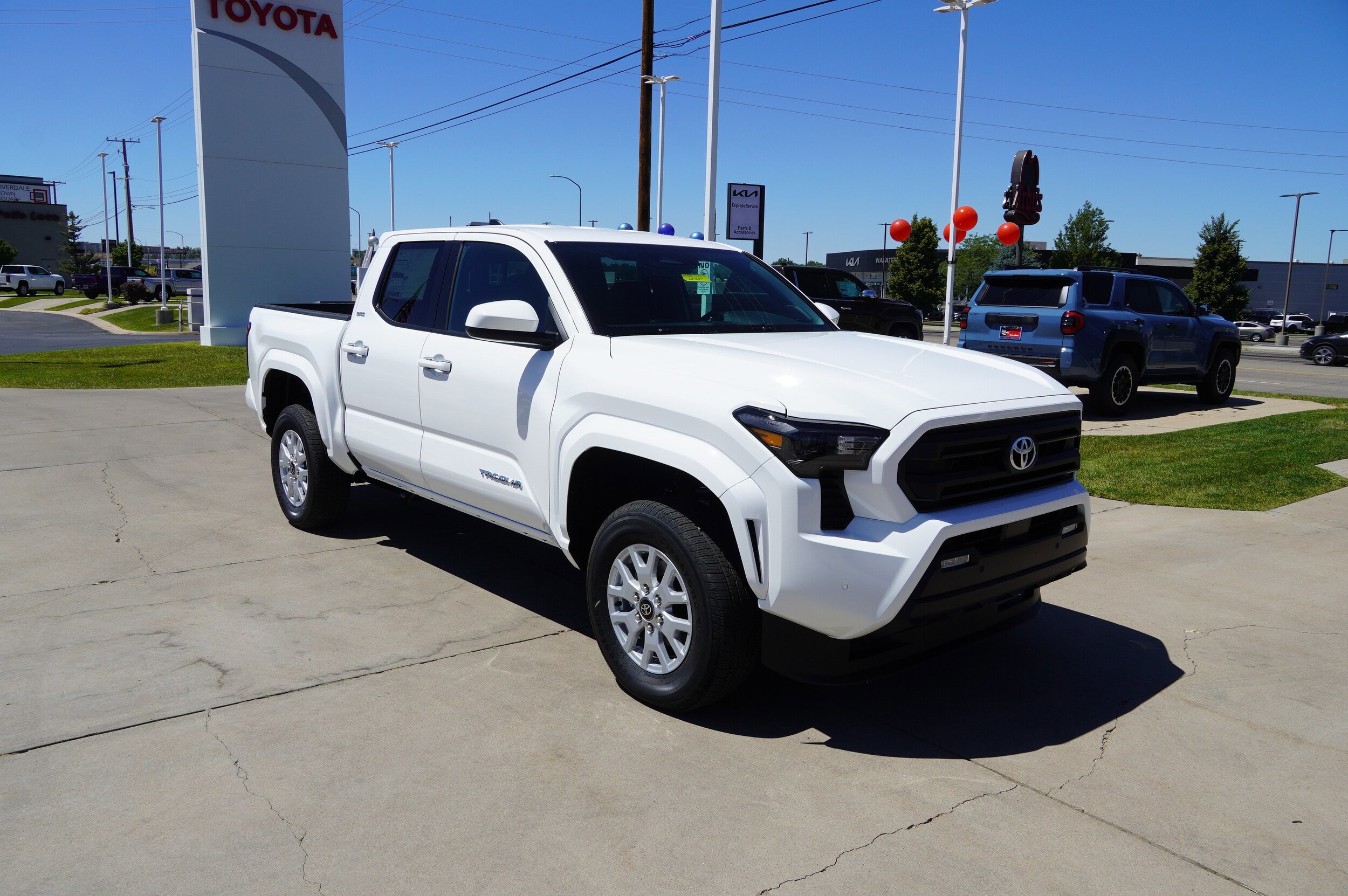 2025 Toyota Tacoma SR5 photo 2