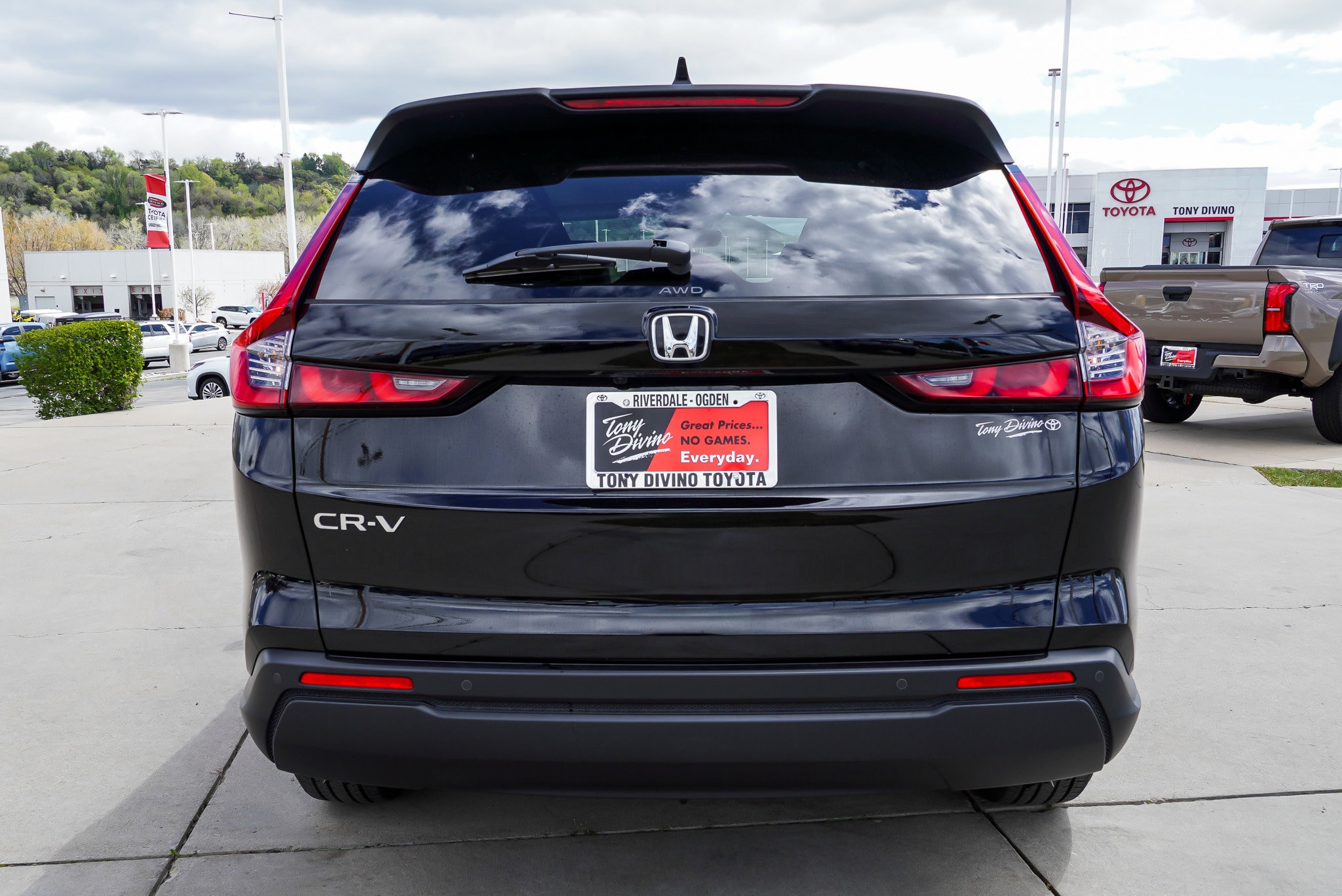 View vehicle photo 7