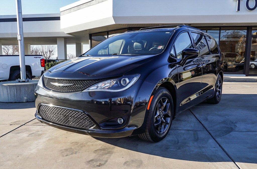 Used 2019 Chrysler Pacifica Touring L Van Passenger Van