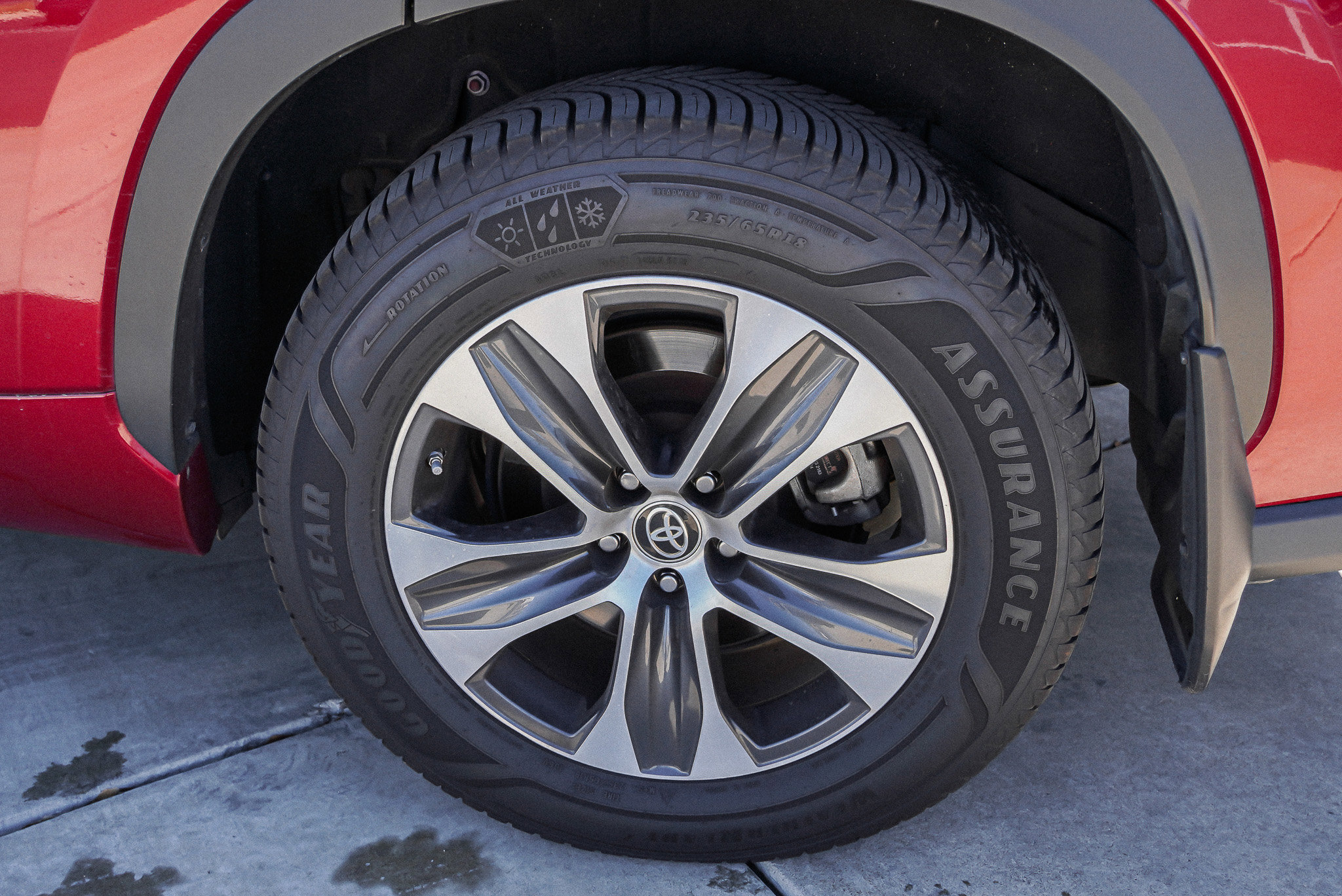 2022 Toyota Highlander XLE - Photo 13