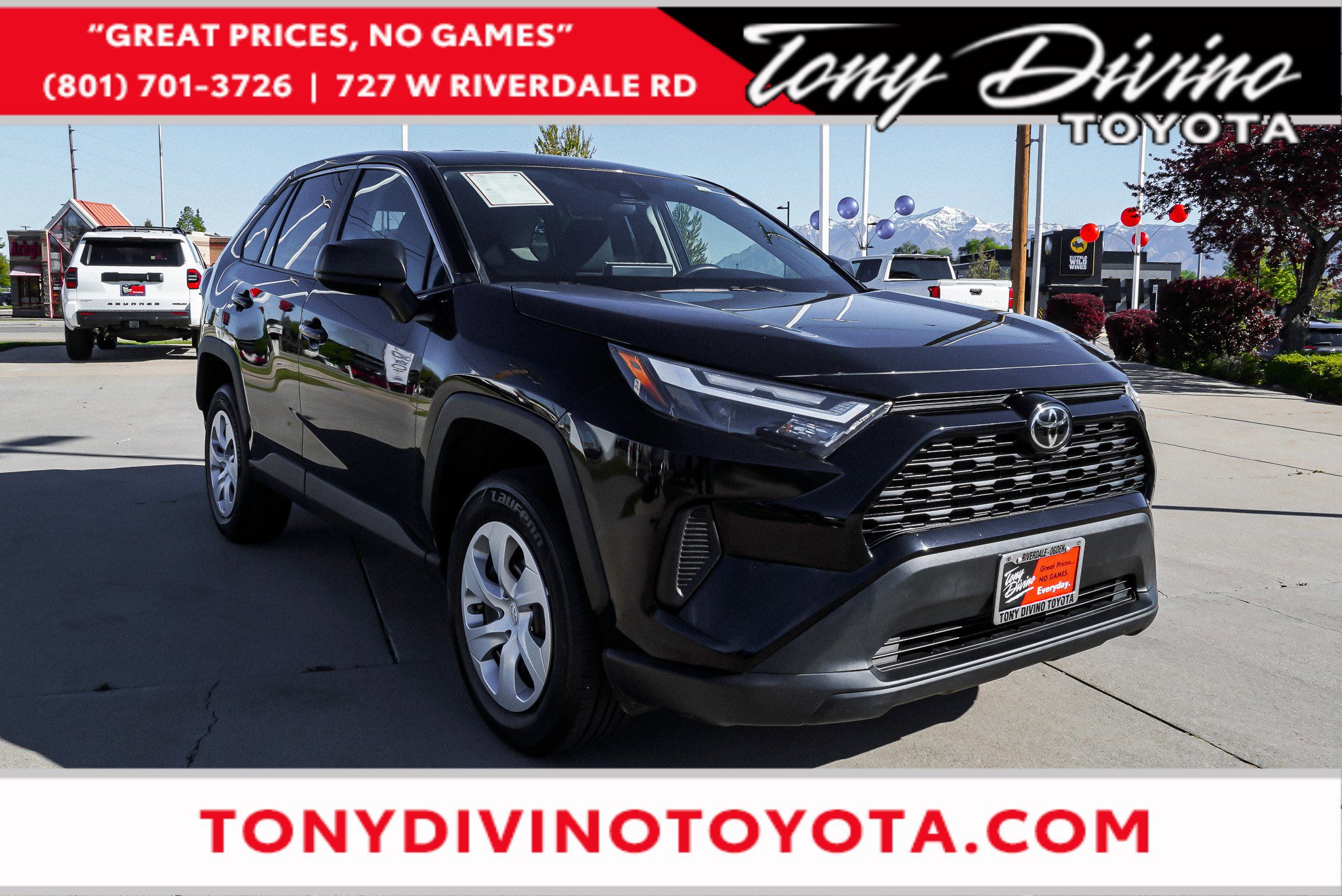 2024 Toyota RAV4 LE AWD's photo