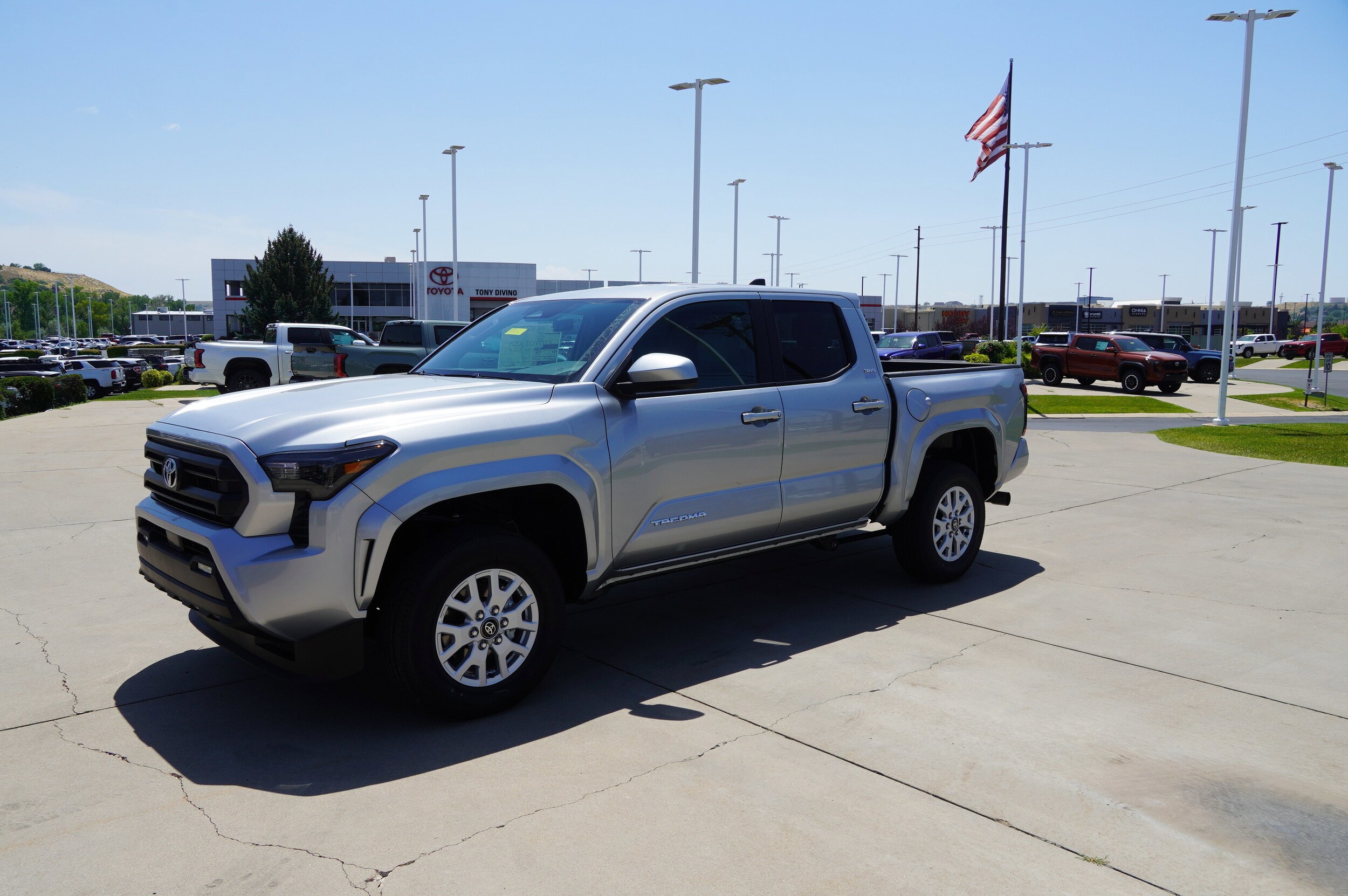 2025 Toyota Tacoma SR5 photo 4