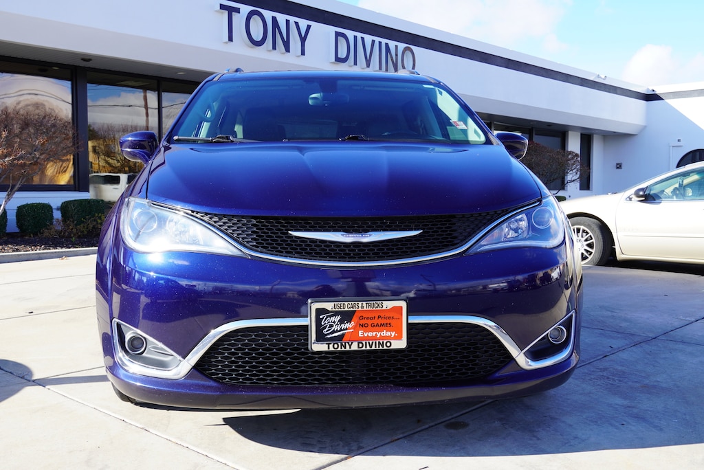 Used 2018 Chrysler Pacifica Touring L Van