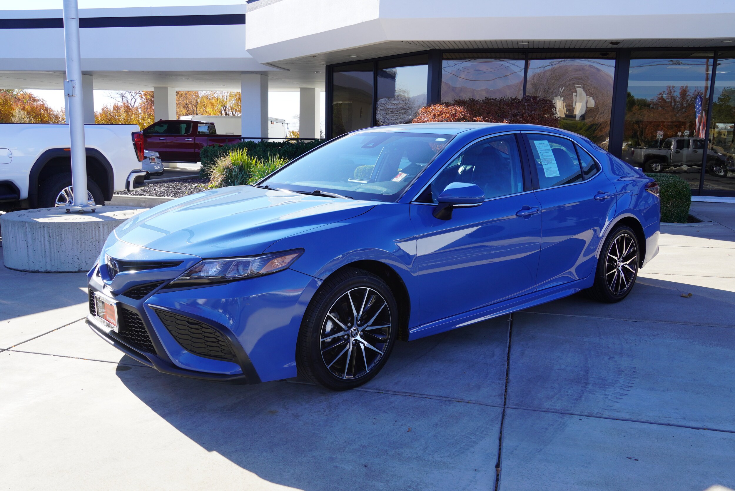 2024 Toyota Camry SE photo 4