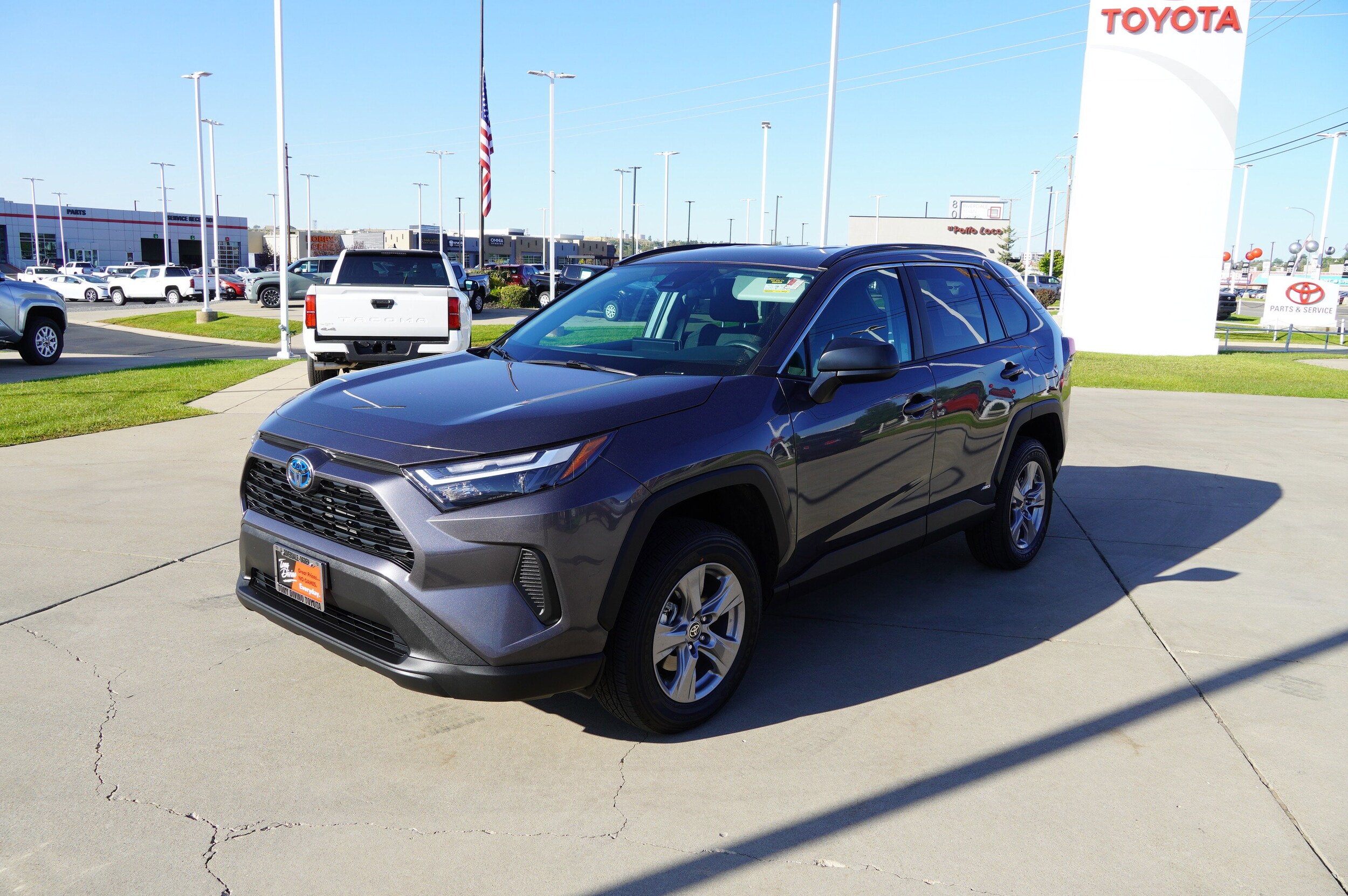 2024 Toyota RAV4 Hybrid LE photo 2