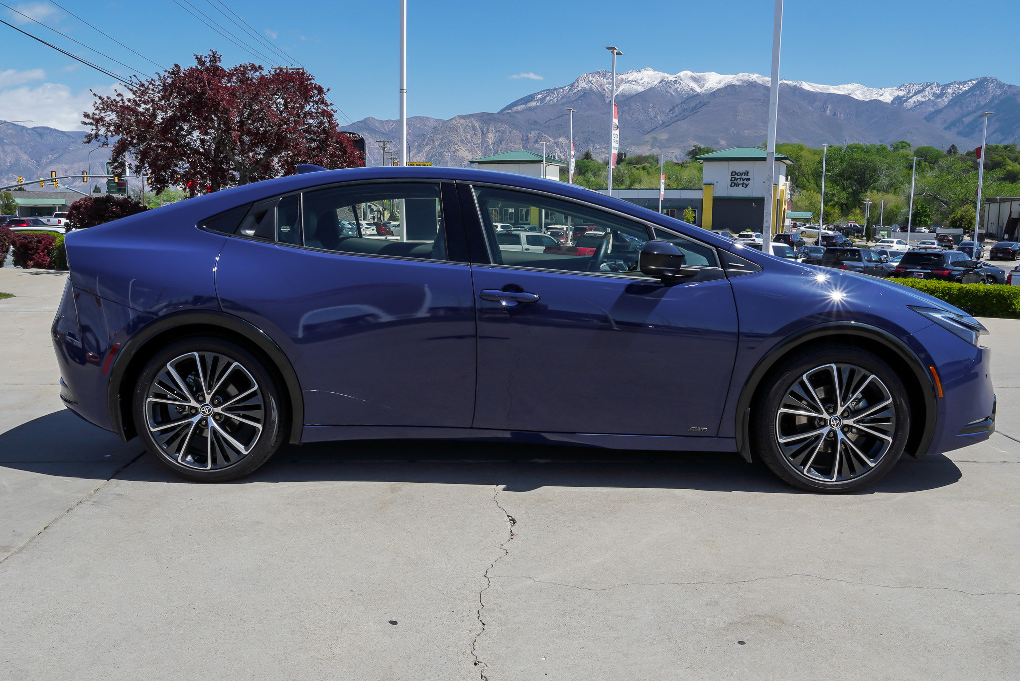 2024 Toyota Prius XLE - Photo 9