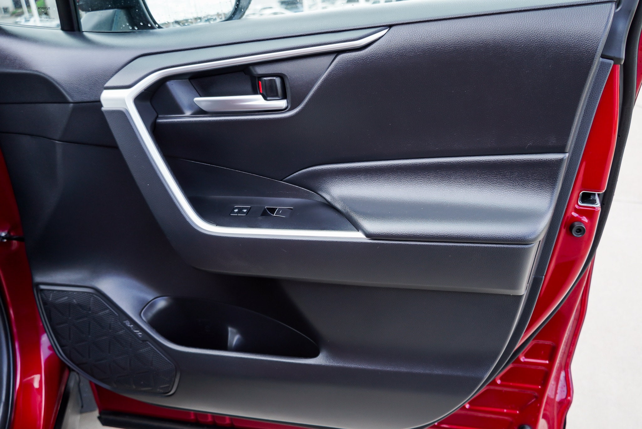 2023 Toyota RAV4 XLE - Photo 28