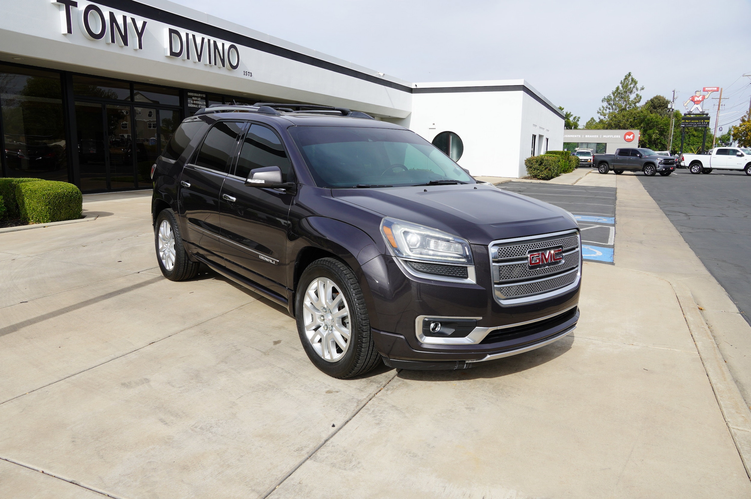 2015 Gmc Acadia Denali photo 2