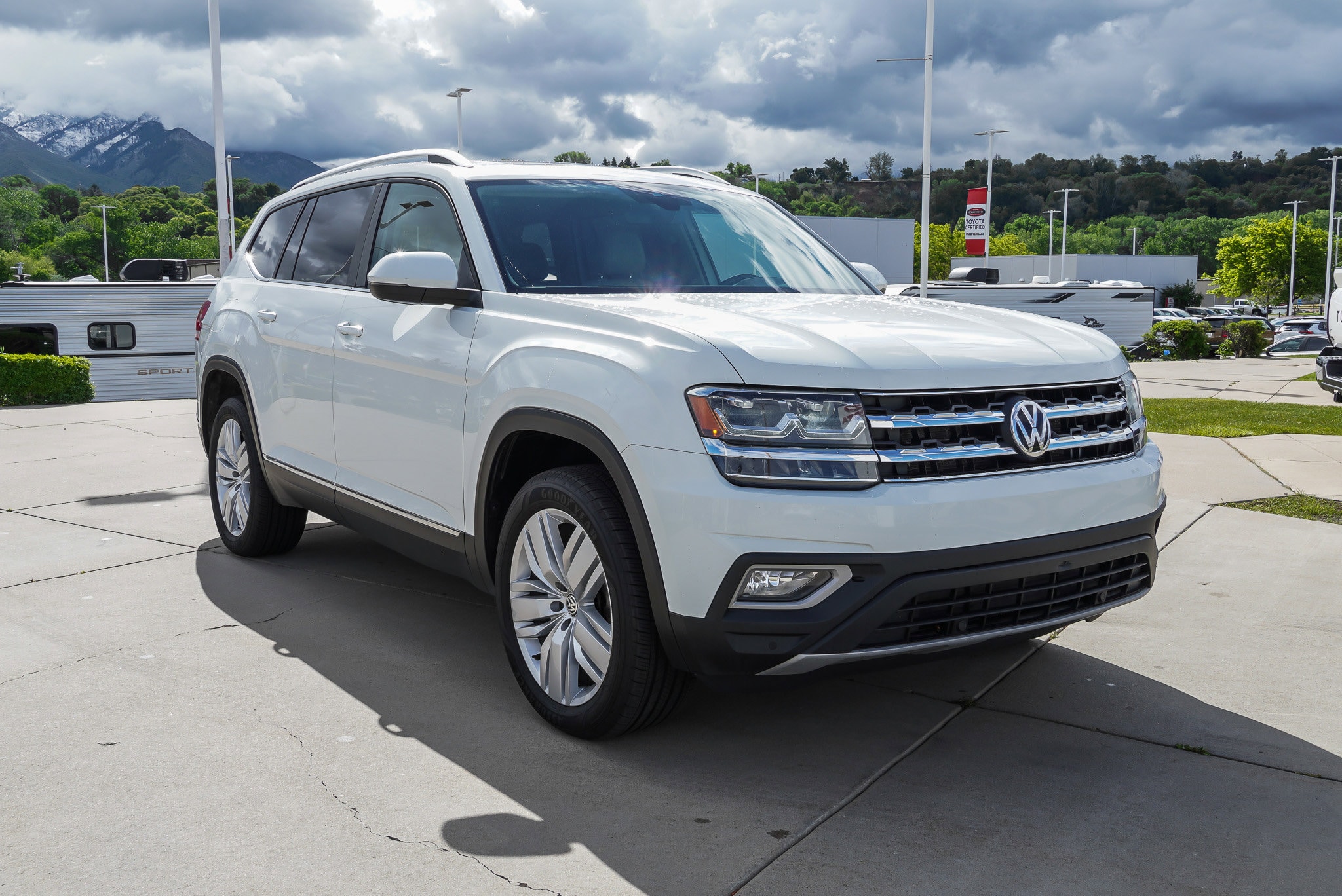 Used 2019 Volkswagen Atlas SEL with VIN 1V2MR2CAXKC565136 for sale in Riverdale, UT