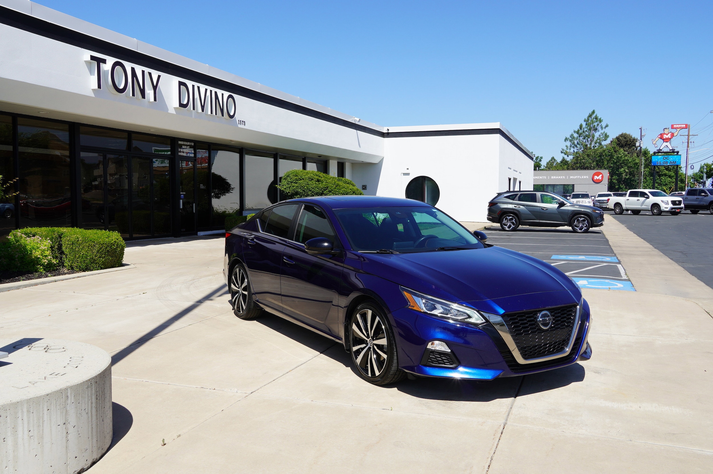 Used 2022 Nissan Altima SR with VIN 1N4AL4CV6NN368791 for sale in Riverdale, UT