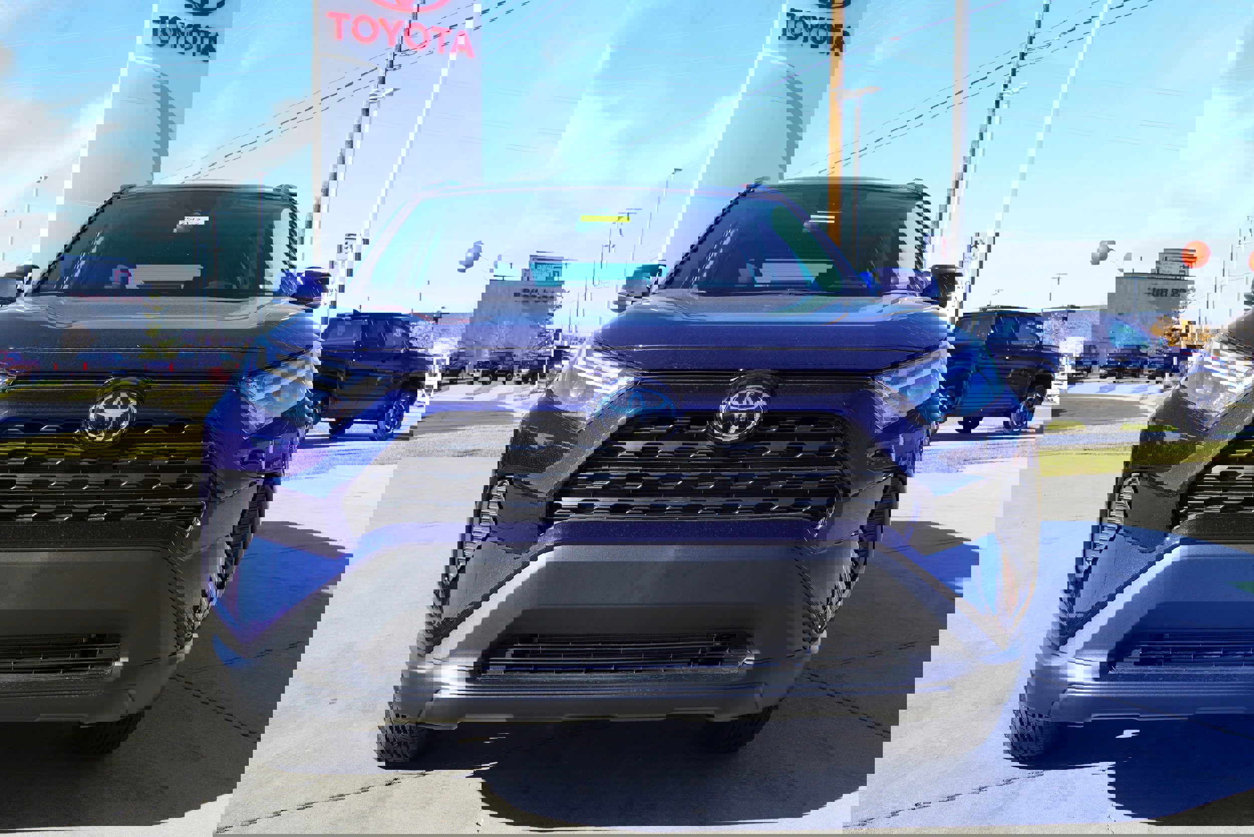 2025 Toyota RAV4 XLE photo 3