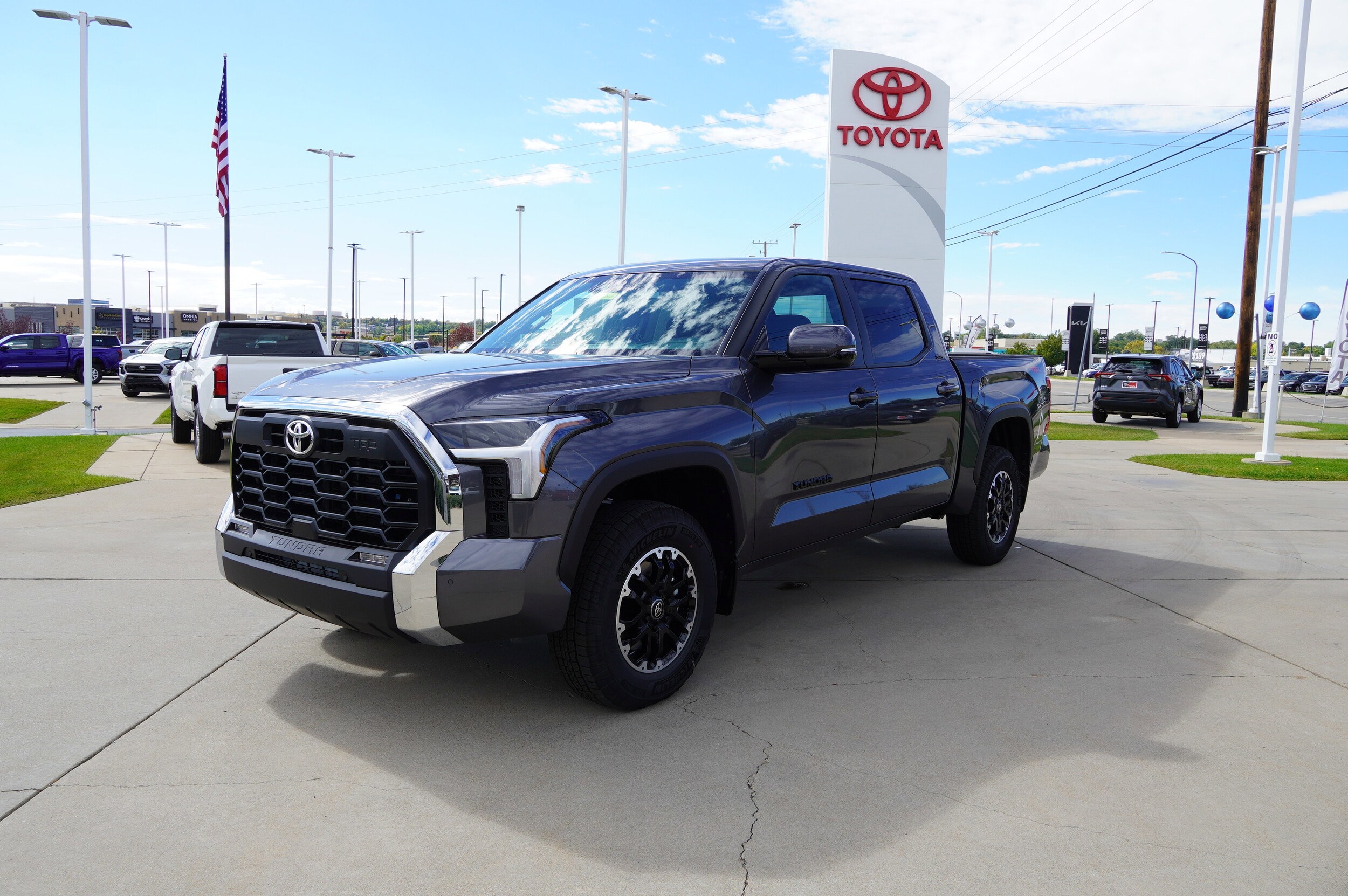 2026 Toyota Tundra SR5 CrewMax photo 4