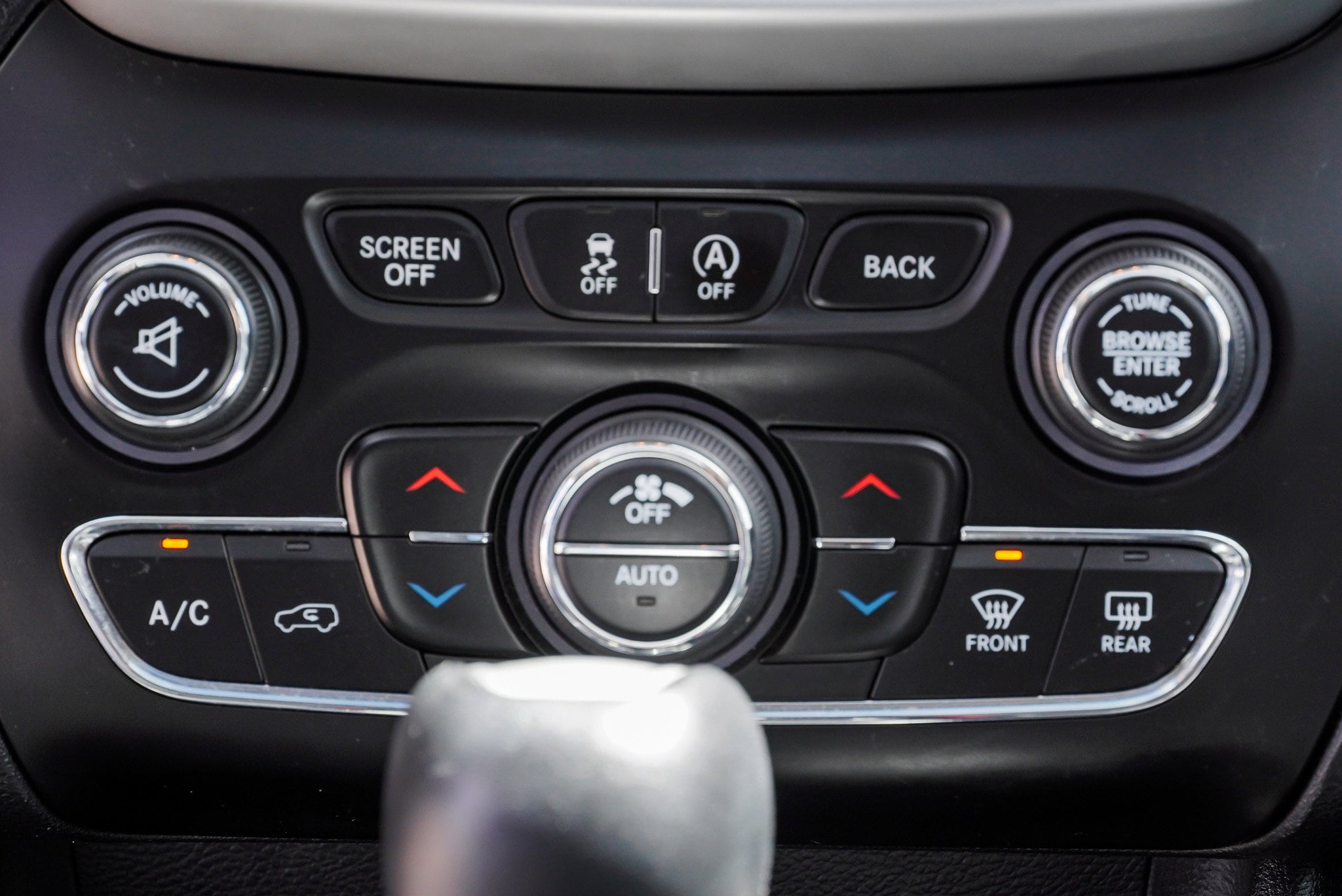 2018 Jeep Cherokee Overland - Photo 38