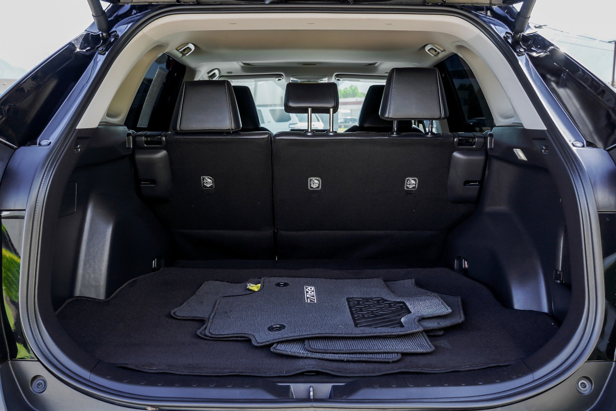 2024 Toyota RAV4 XLE Premium - Photo 14