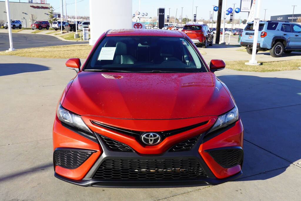 Used 2021 Toyota Camry SE Sedan
