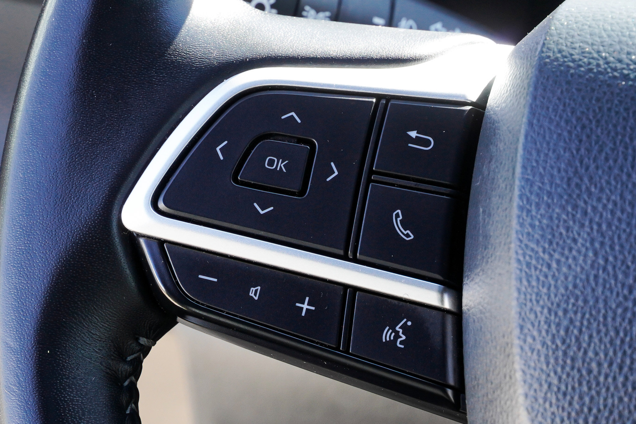 2025 Toyota Highlander XSE - Photo 36