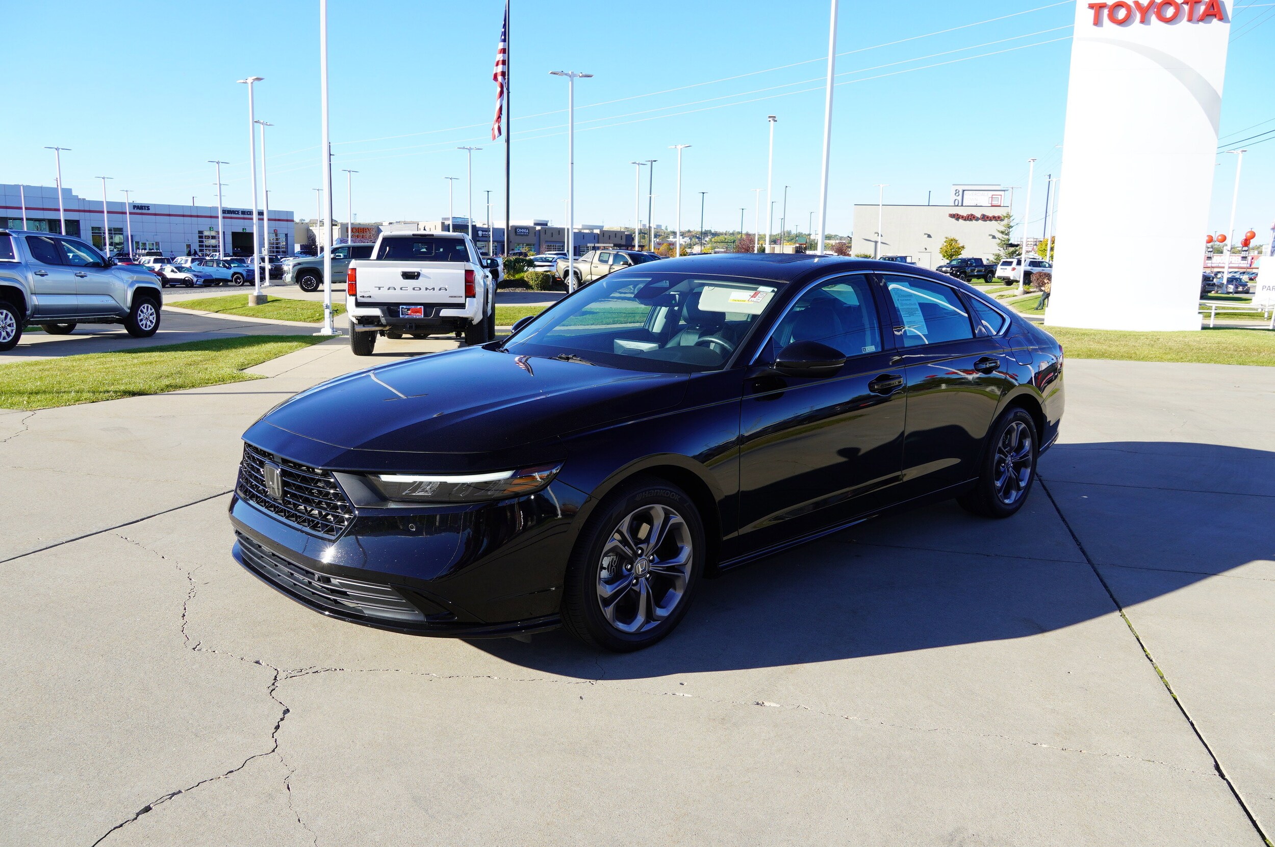 2023 Honda Accord Hybrid EX-L photo 3