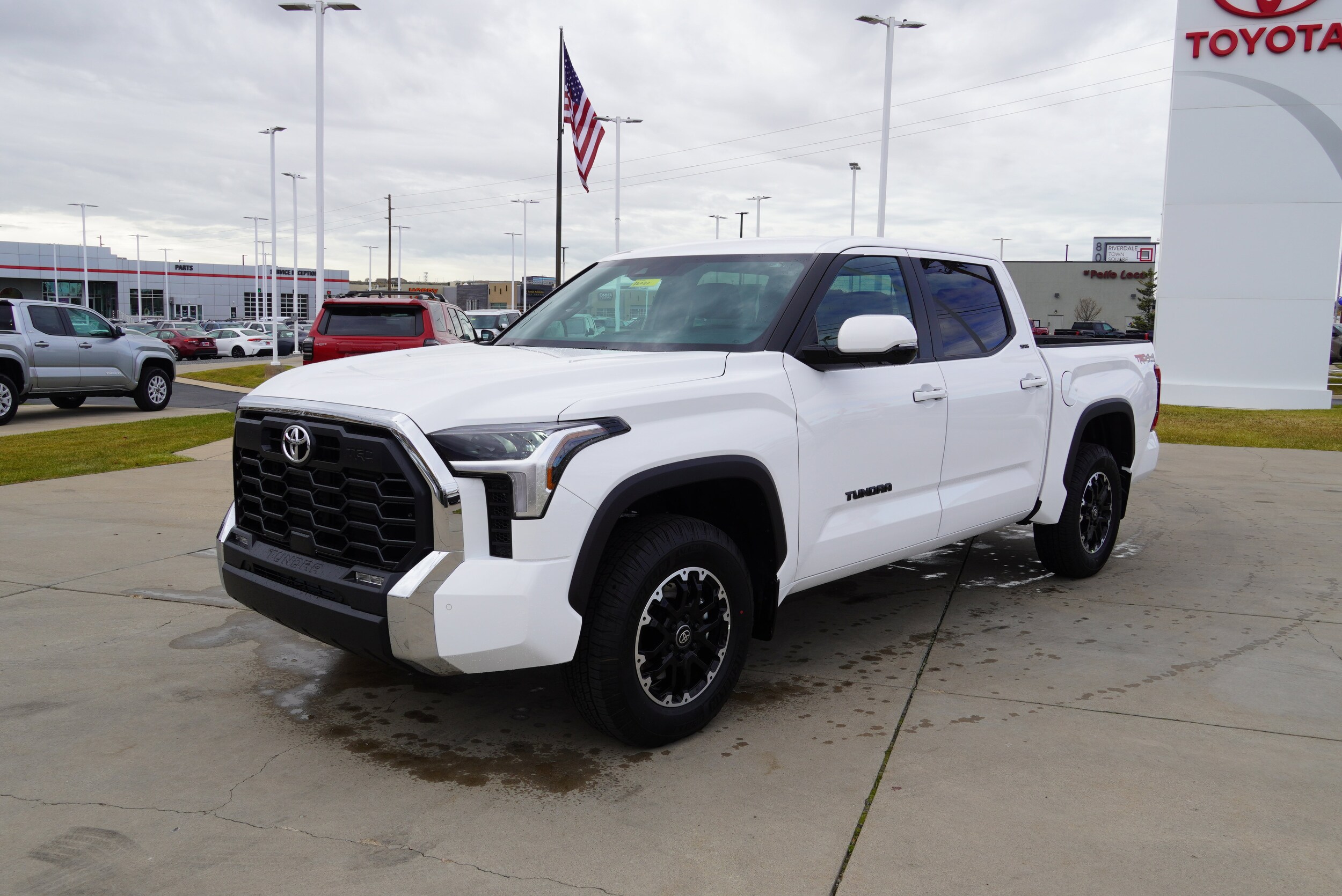 2026 Toyota Tundra SR5 CrewMax photo 4