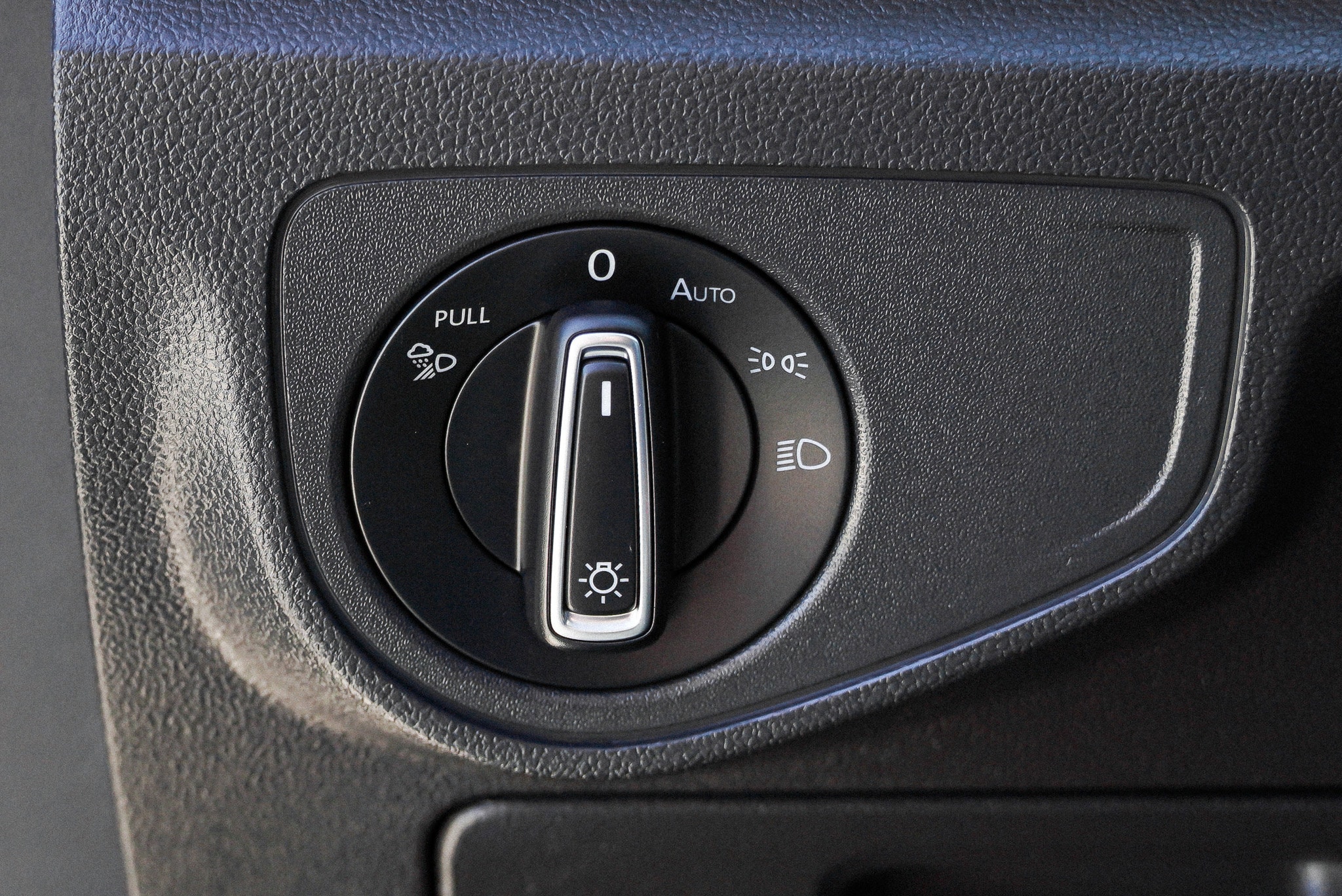 2022 Volkswagen Atlas SE w/Tech - Photo 19