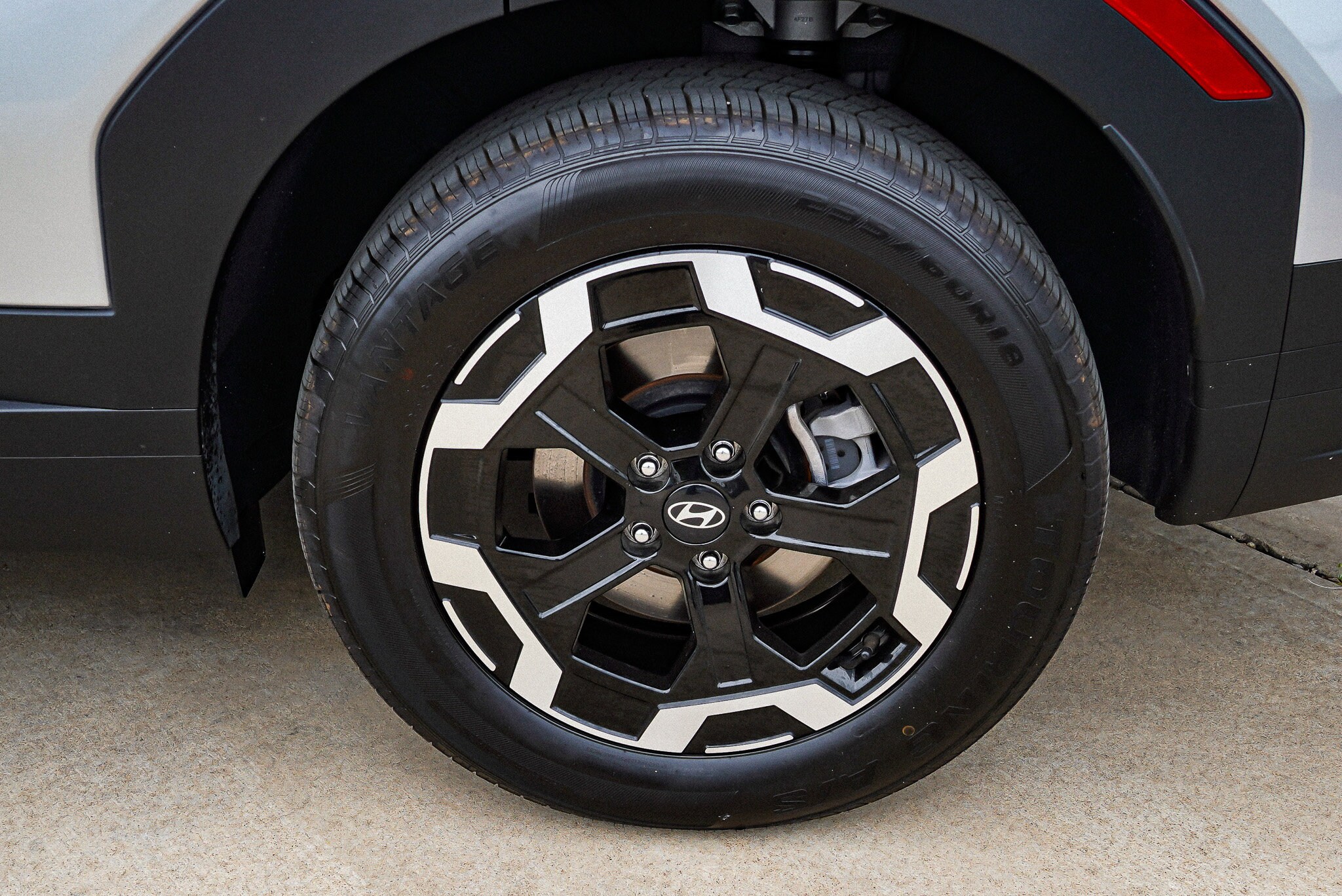 2025 Hyundai Santa Fe SEL - Photo 13