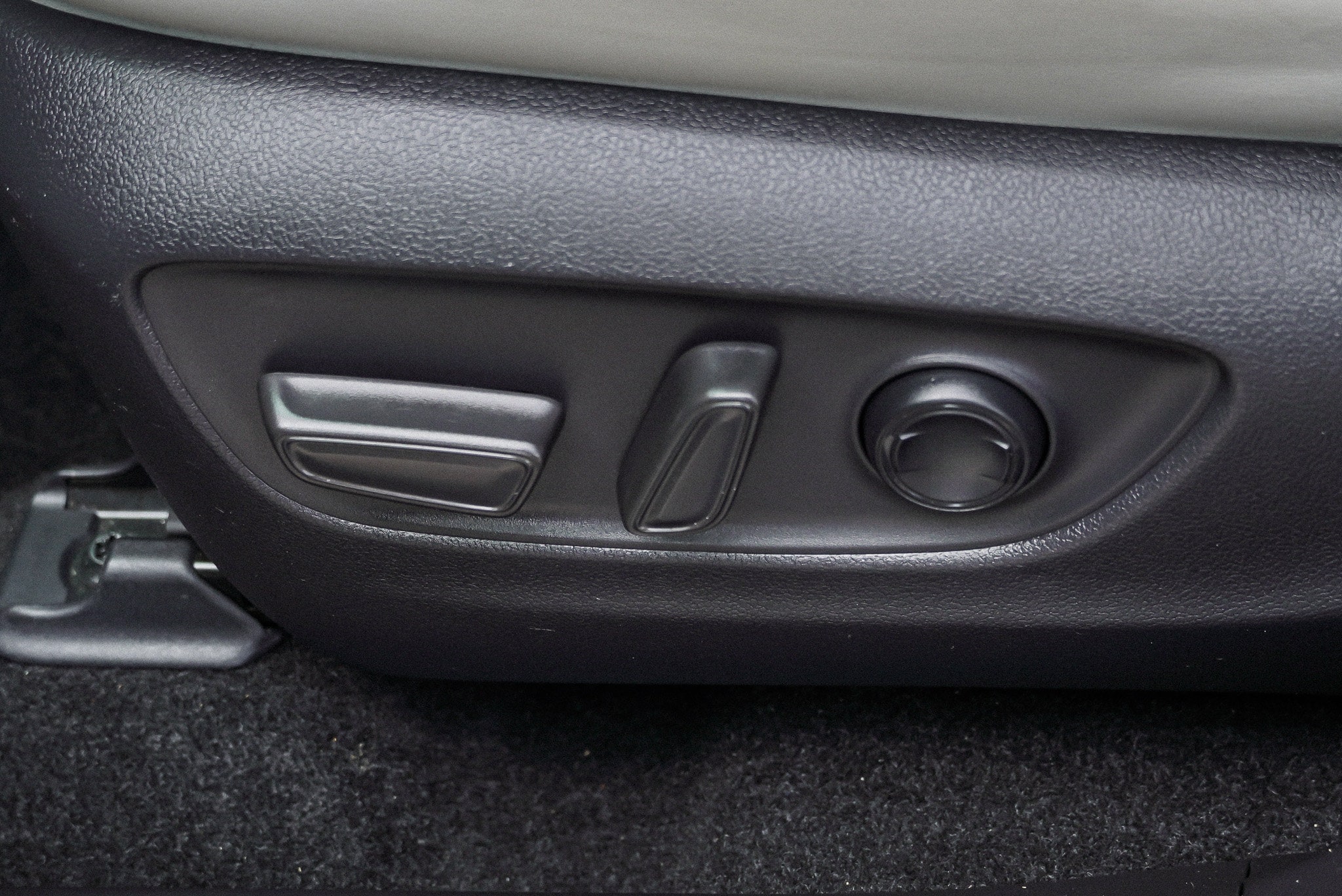 2023 Toyota RAV4 XLE Premium - Photo 18