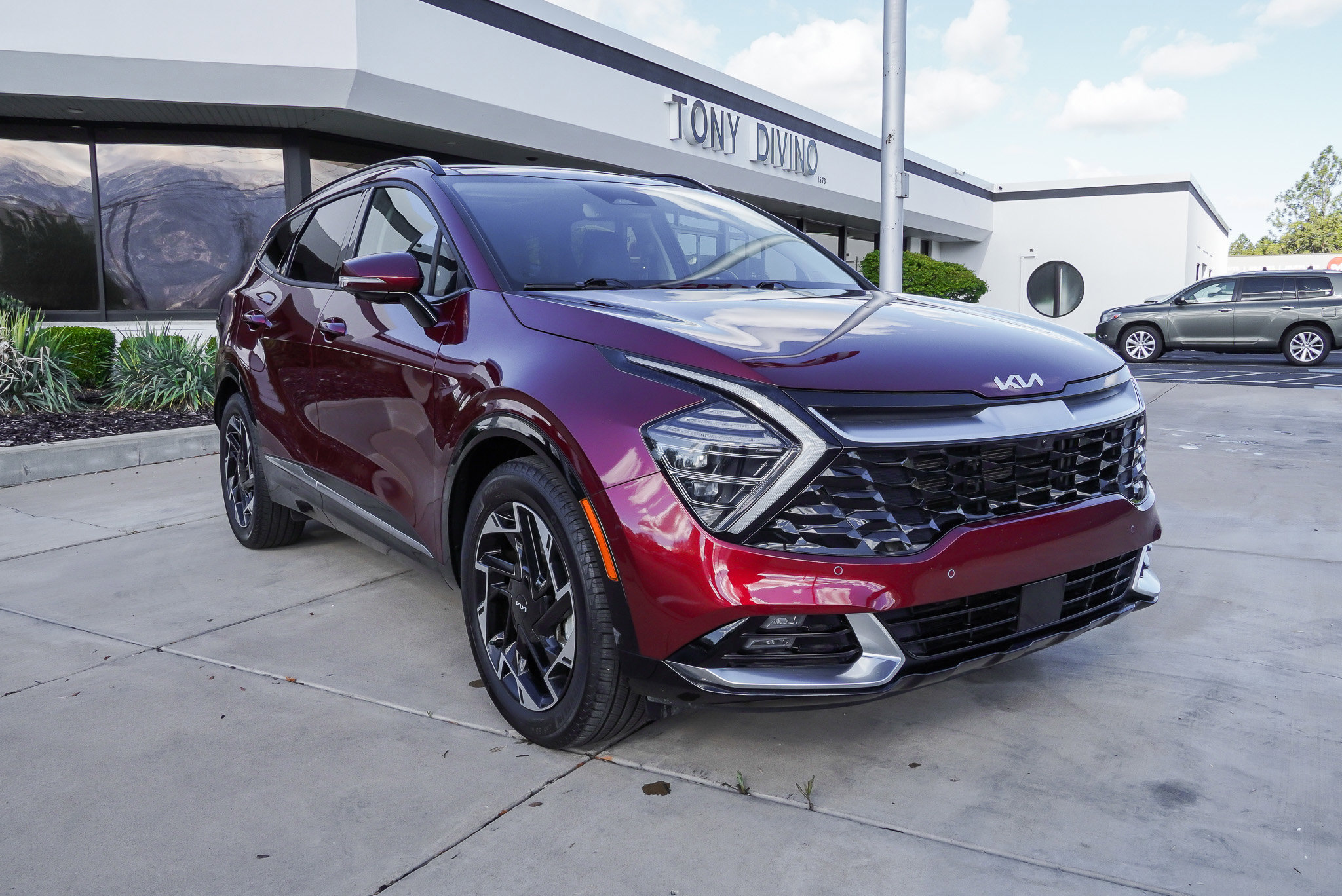 View vehicle photo 2