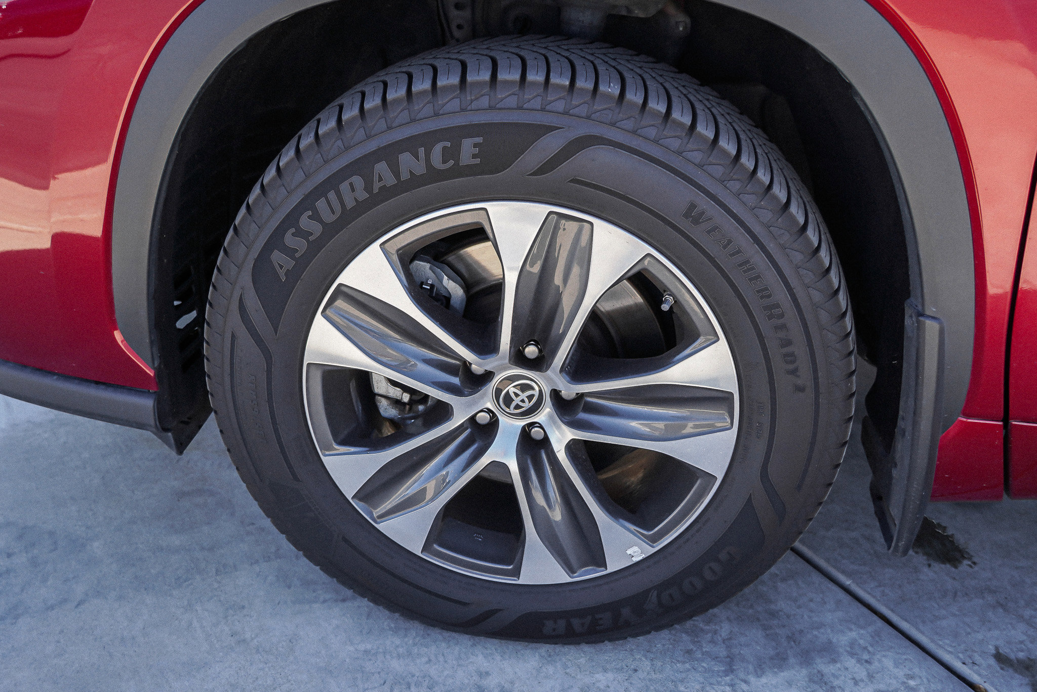 2022 Toyota Highlander XLE - Photo 12
