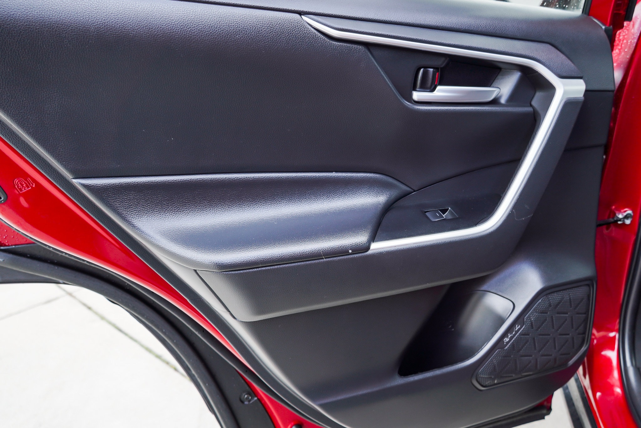 2023 Toyota RAV4 XLE - Photo 24
