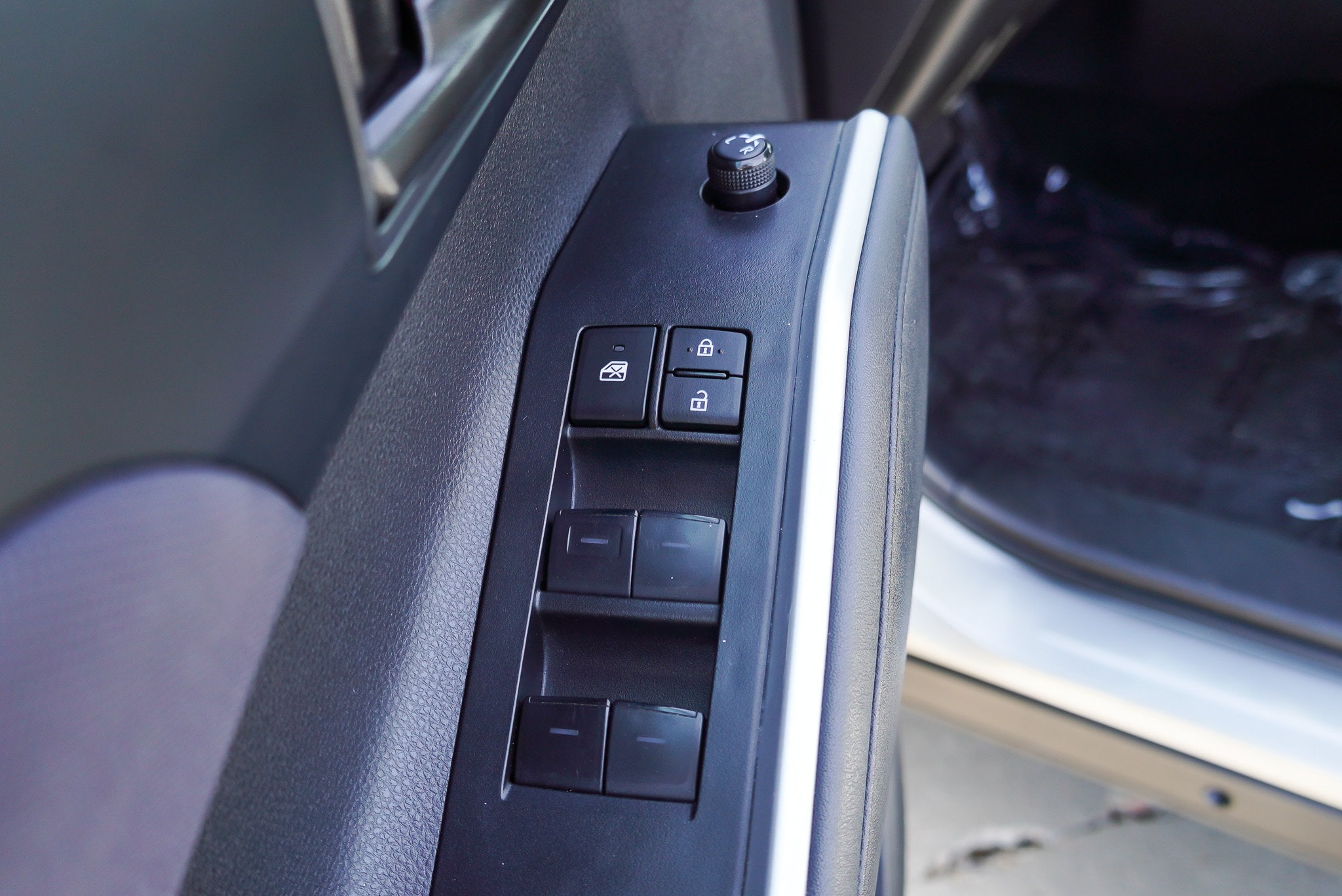 2024 Toyota Highlander LE - Photo 20