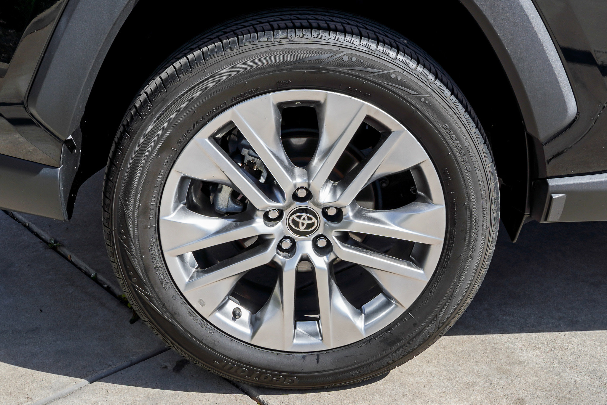 2024 Toyota RAV4 XLE Premium - Photo 11