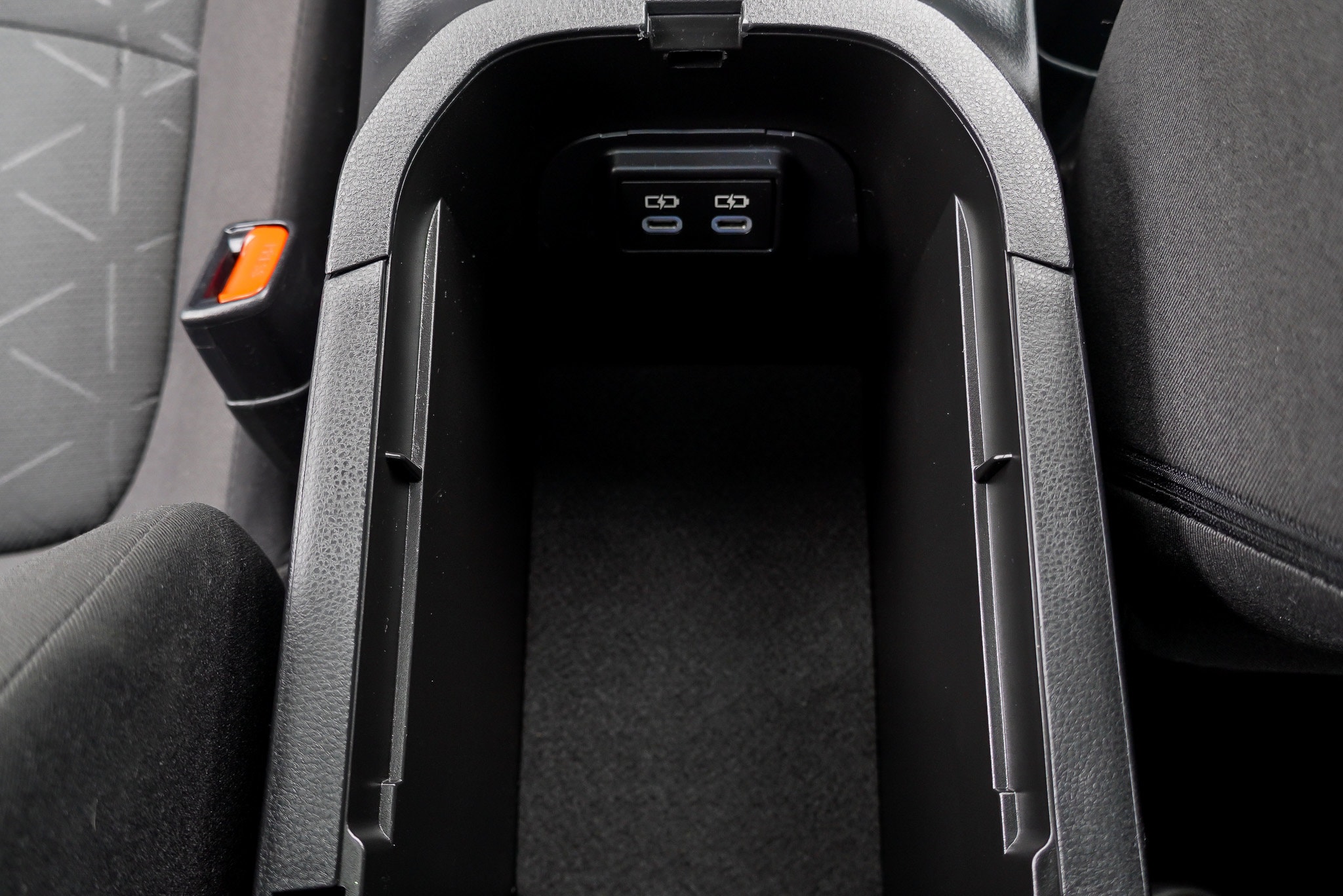 2023 Toyota RAV4 XLE - Photo 38