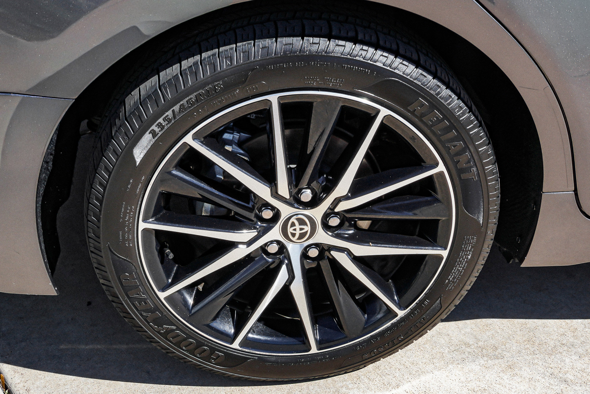 2021 Toyota Camry SE - Photo 12