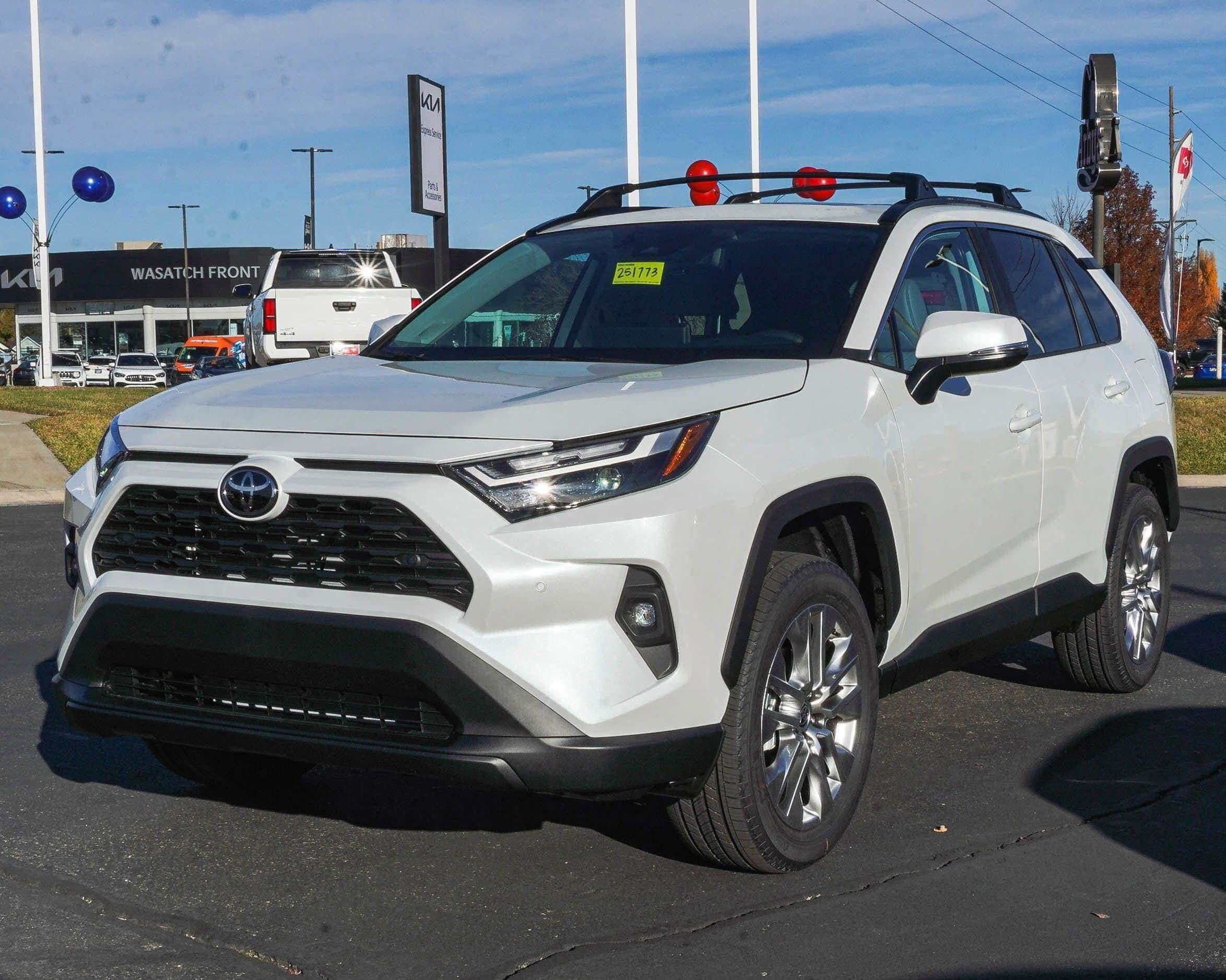 2025 Toyota RAV4 XLE Premium photo 4