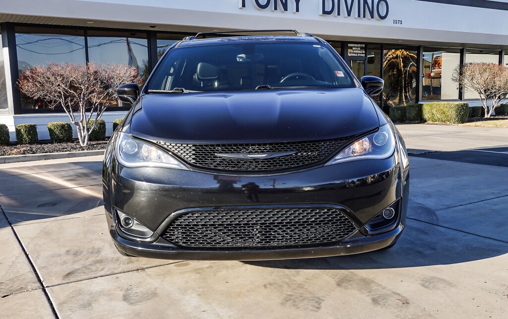 Used 2019 Chrysler Pacifica Touring L Van Passenger Van