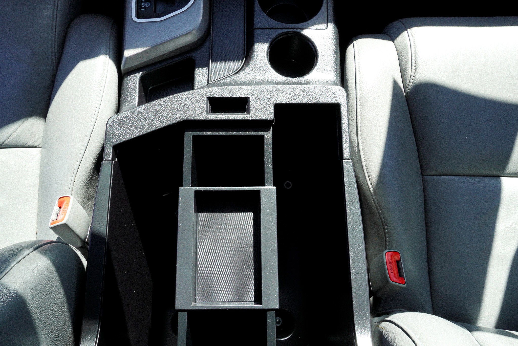 2016 Toyota Sequoia SR5 - Photo 42