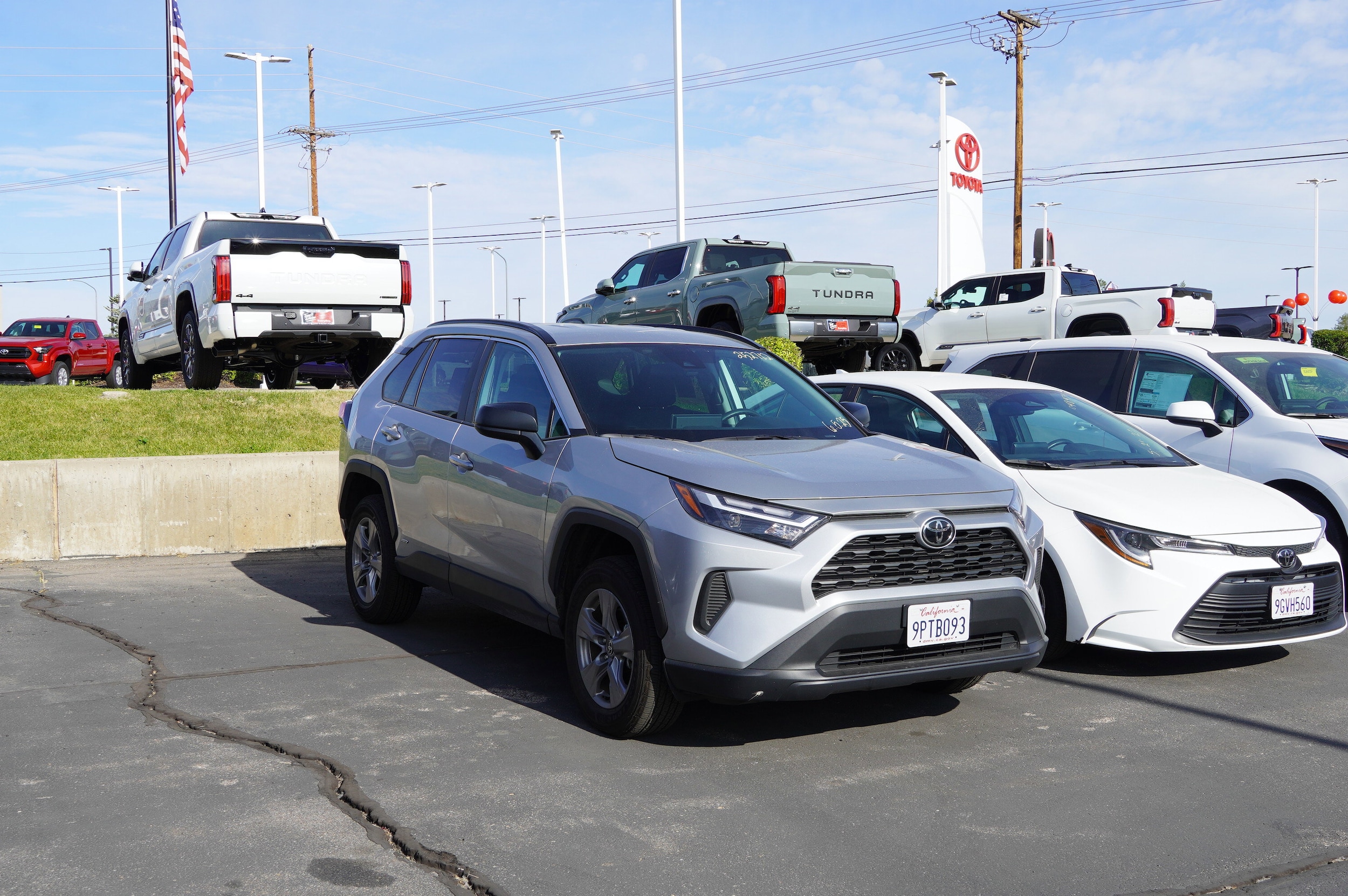 Used 2025 Toyota RAV4 LE with VIN 2T3LWRFV8SW252712 for sale in Northfield, Minnesota