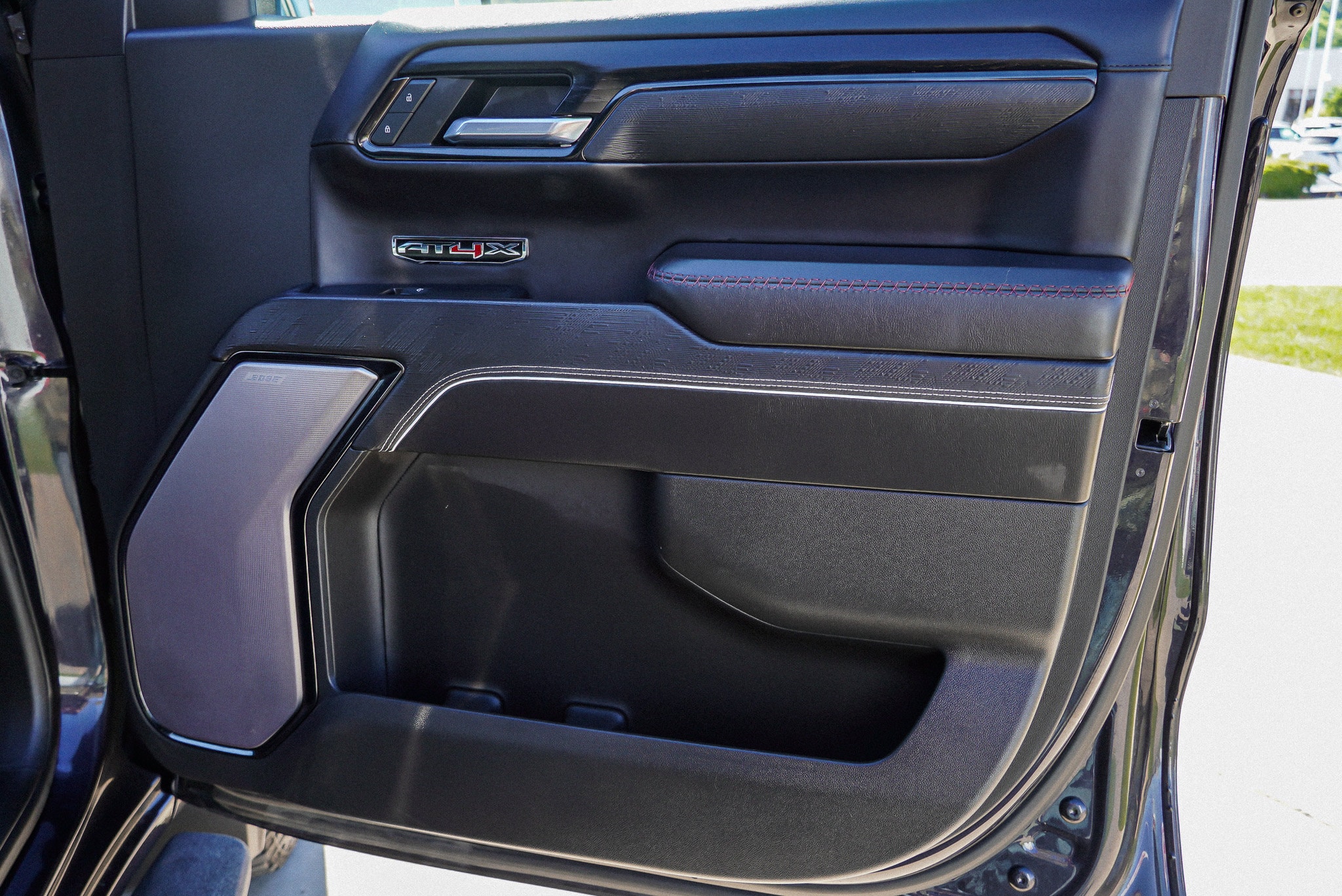 2022 GMC Sierra 1500 AT4X - Photo 31