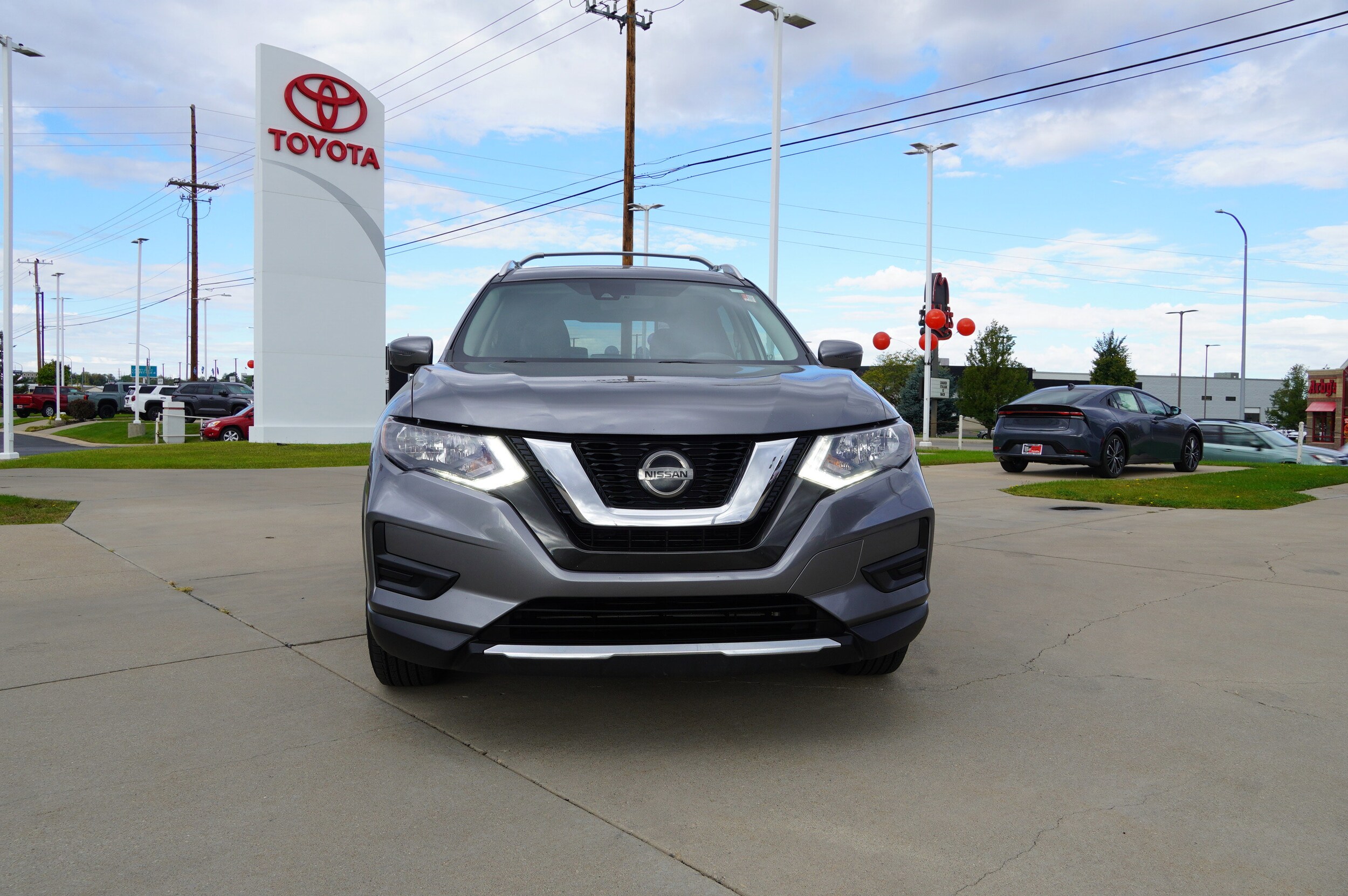 2020 Nissan Rogue SV photo 3