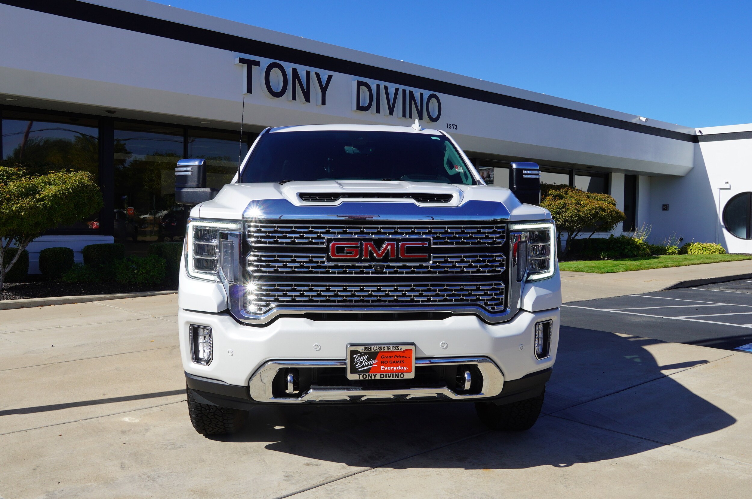 2023 Gmc Sierra 3500 HD Denali photo 2