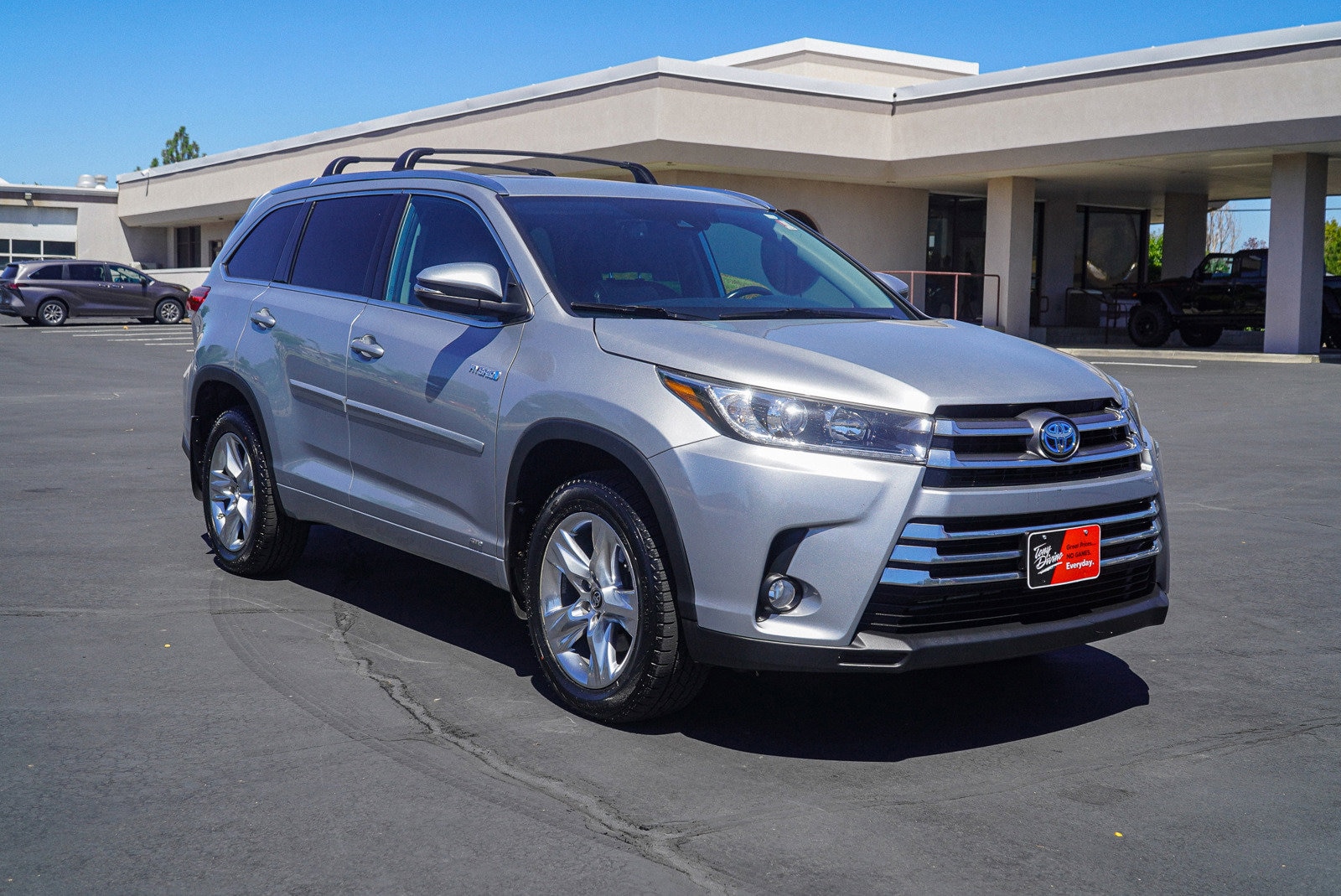 Used 2018 Toyota Highlander Limited with VIN 5TDDGRFH2JS047057 for sale in Riverdale, UT