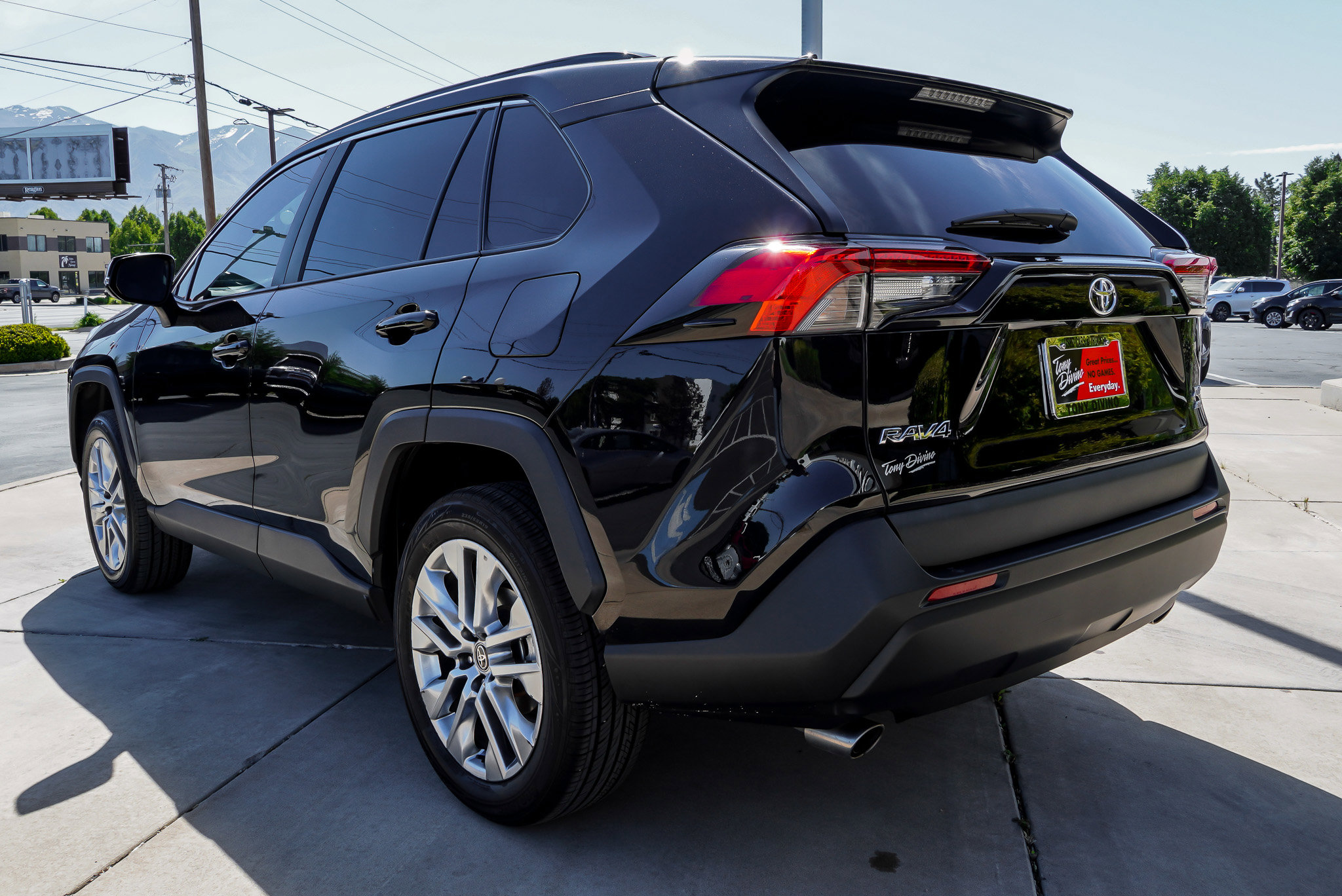 2024 Toyota RAV4 XLE Premium - Photo 6