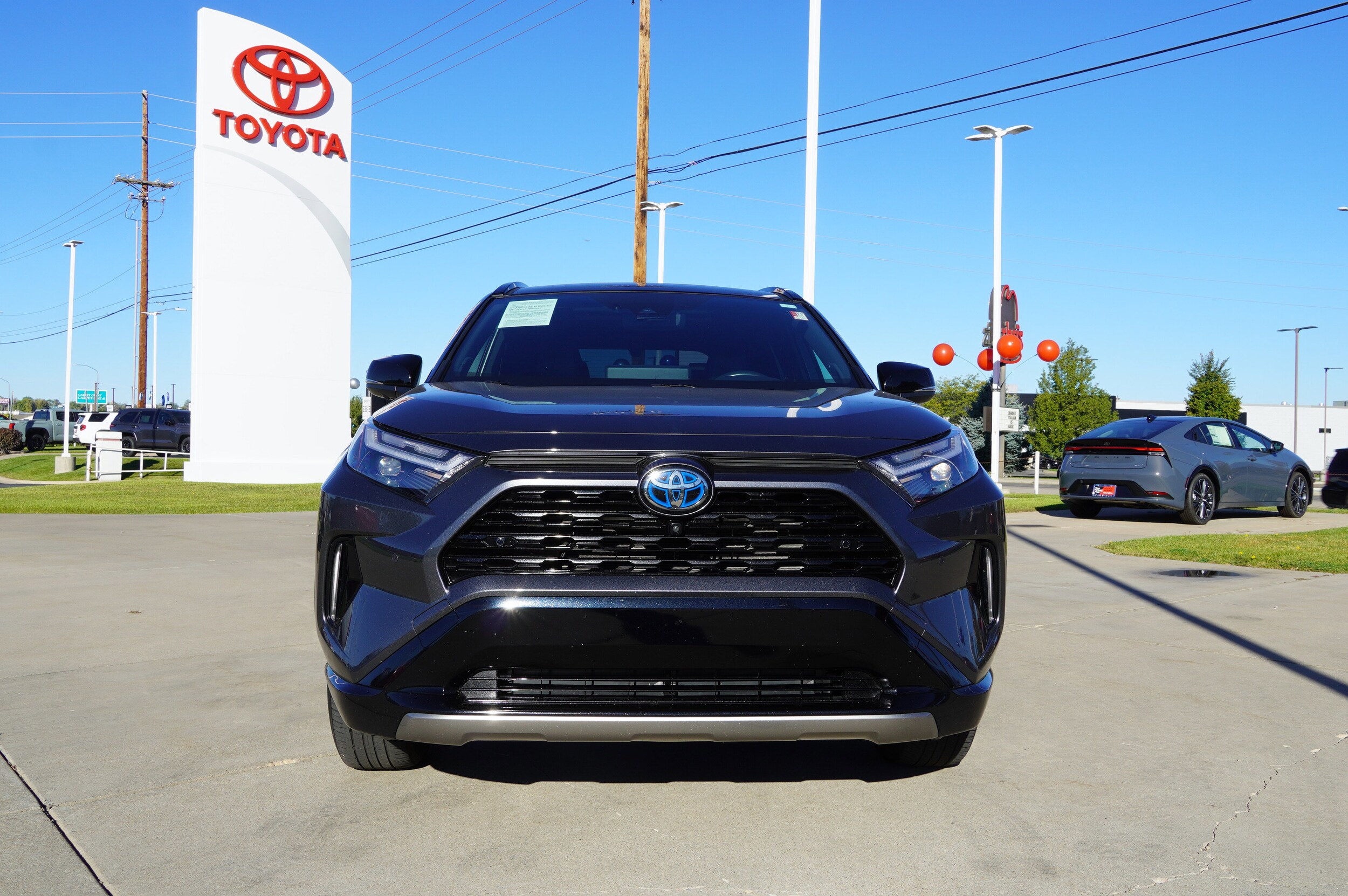 2023 Toyota RAV4 Hybrid XSE photo 2
