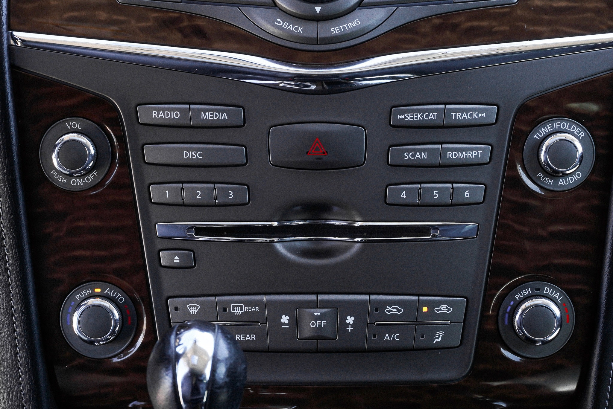 2019 Nissan Armada Platinum - Photo 38