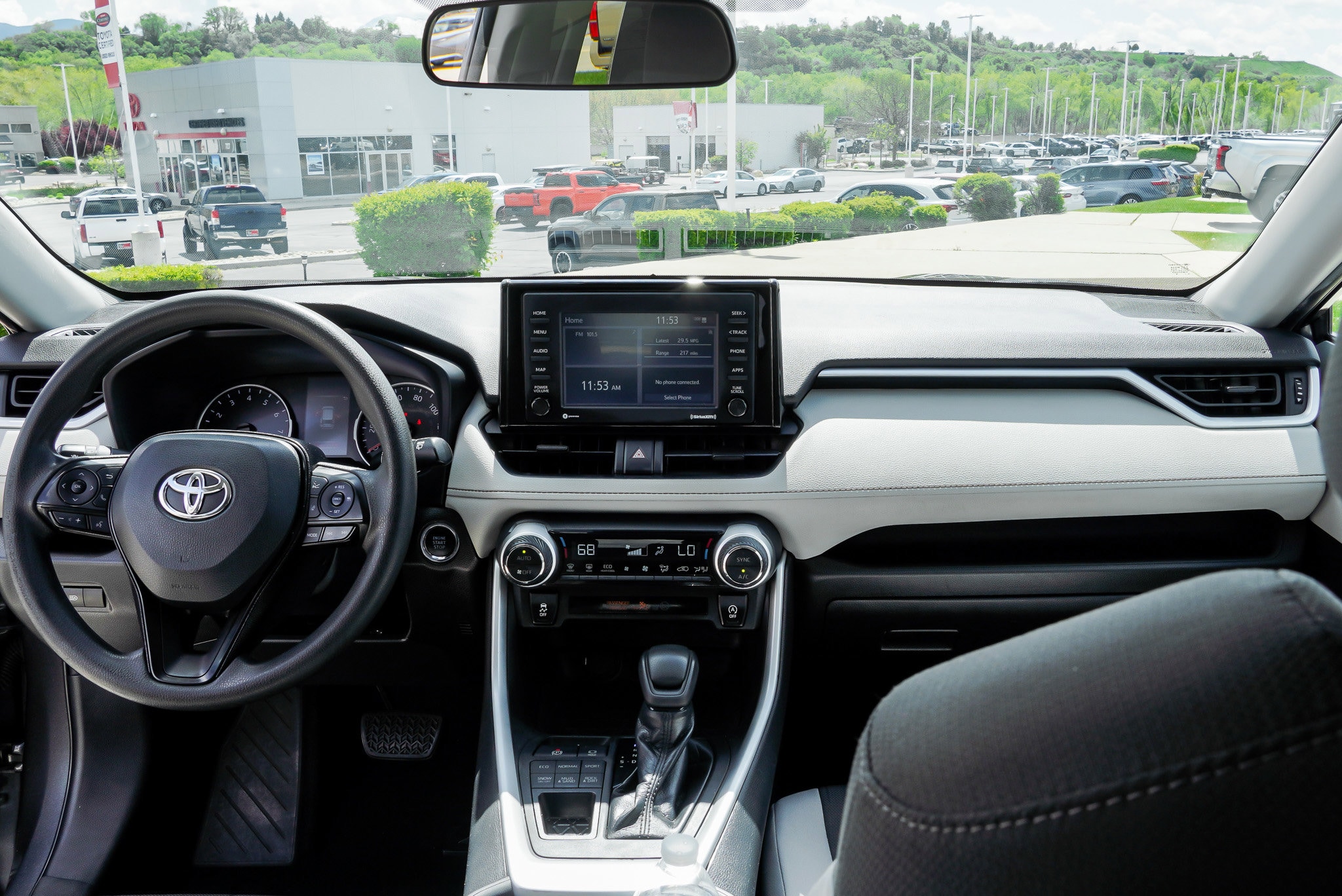 2021 Toyota RAV4 XLE - Photo 30