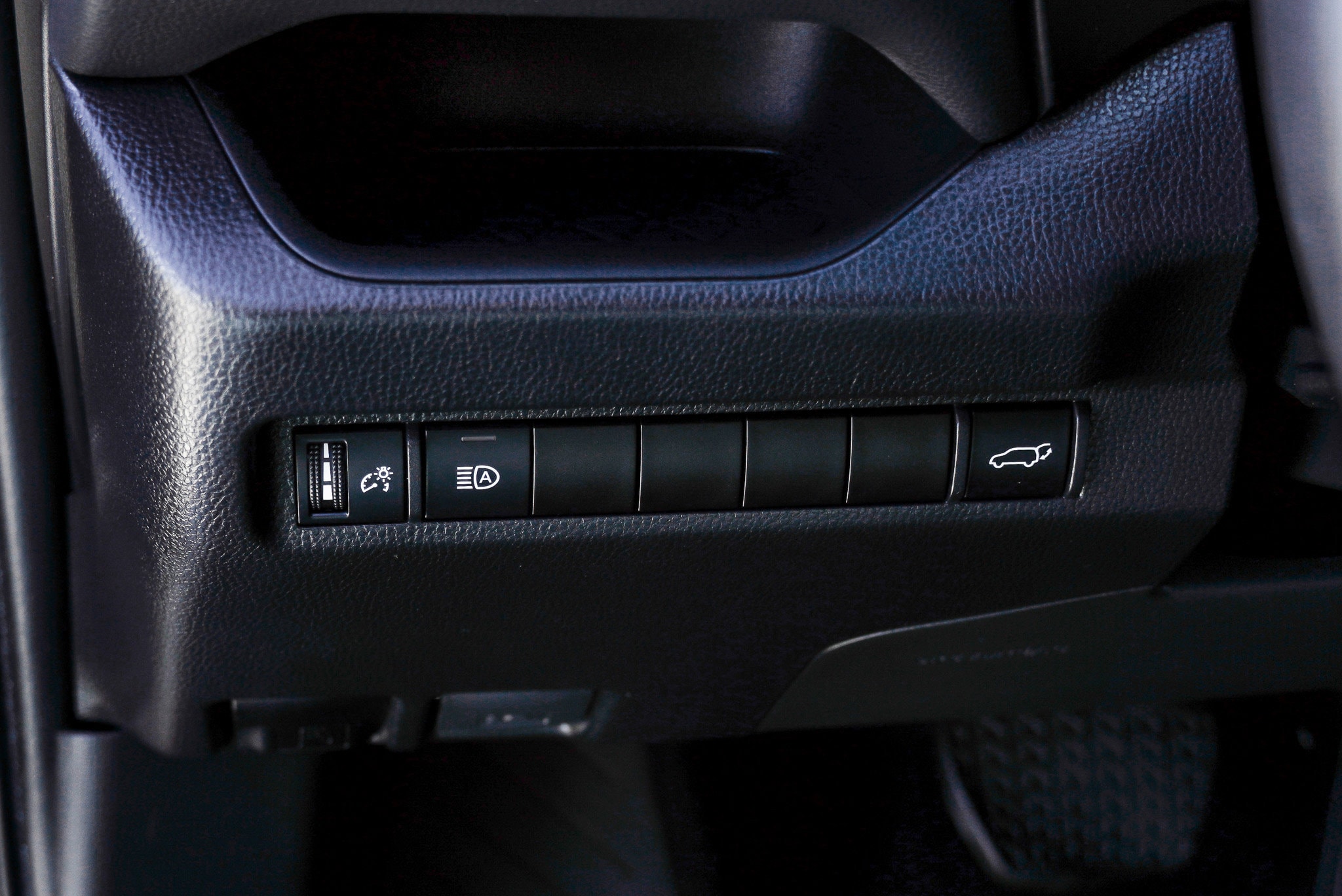 2024 Toyota RAV4 XLE Premium - Photo 18